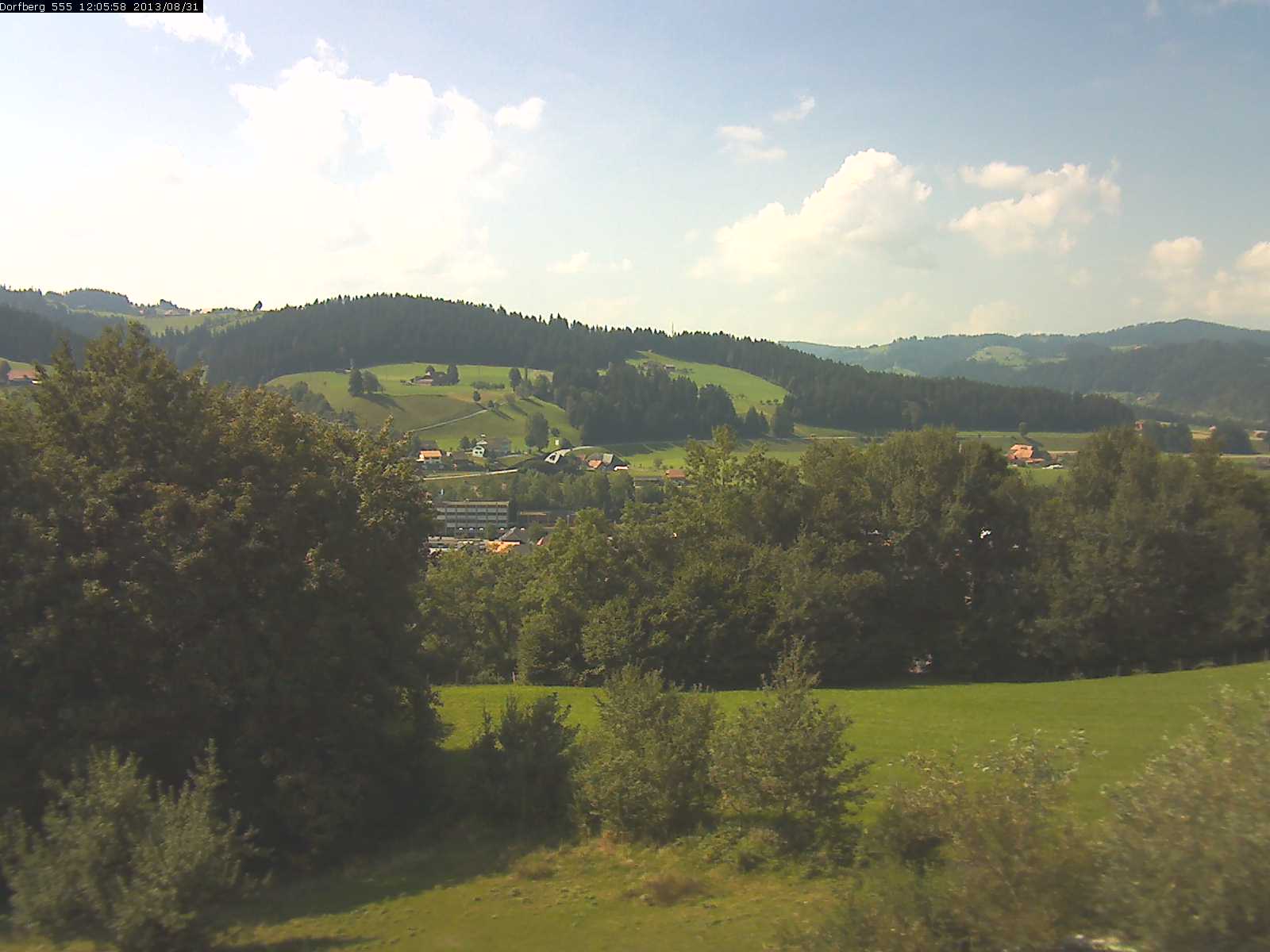 Webcam-Bild: Aussicht vom Dorfberg in Langnau 20130831-120600