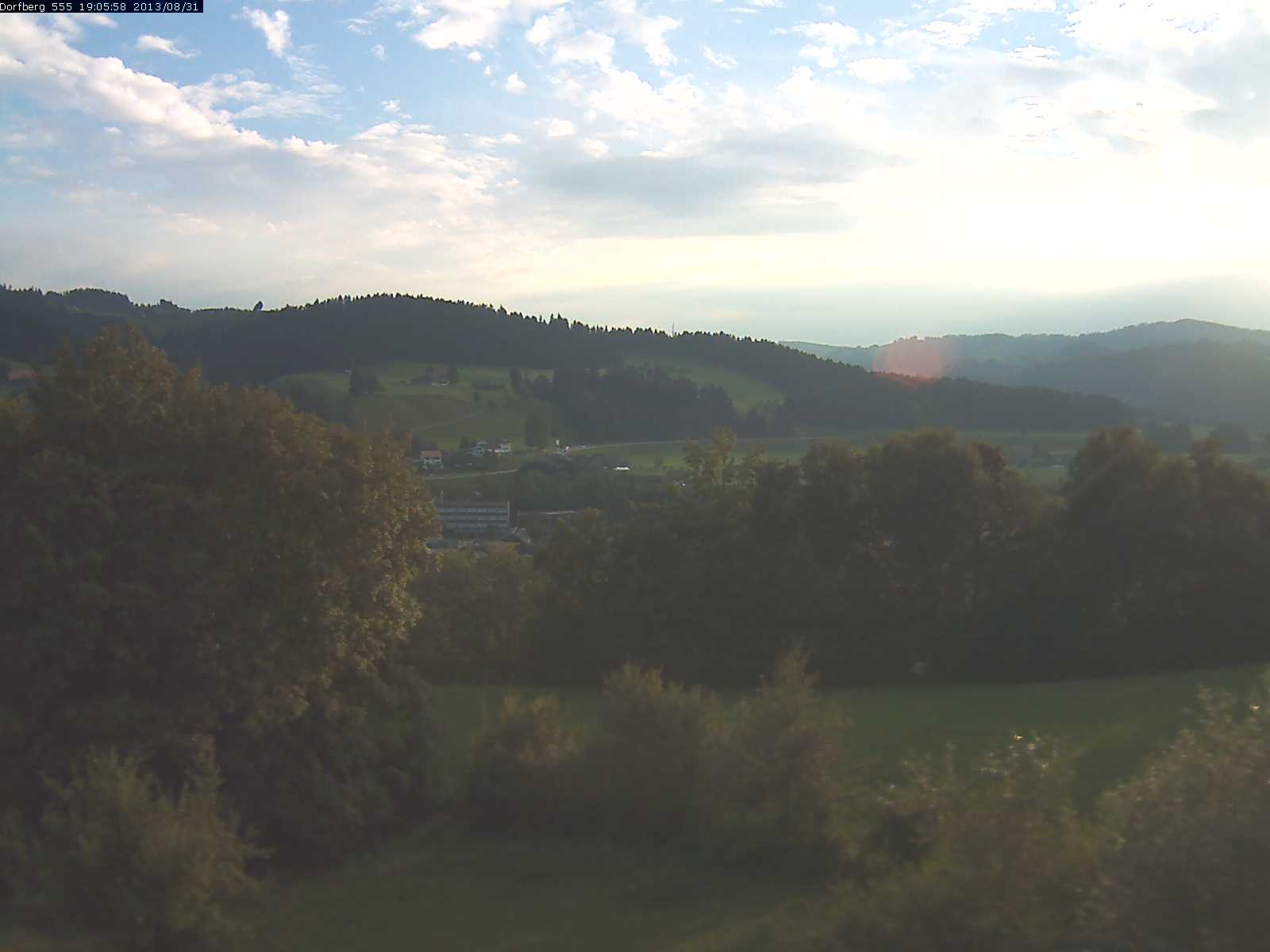 Webcam-Bild: Aussicht vom Dorfberg in Langnau 20130831-190600
