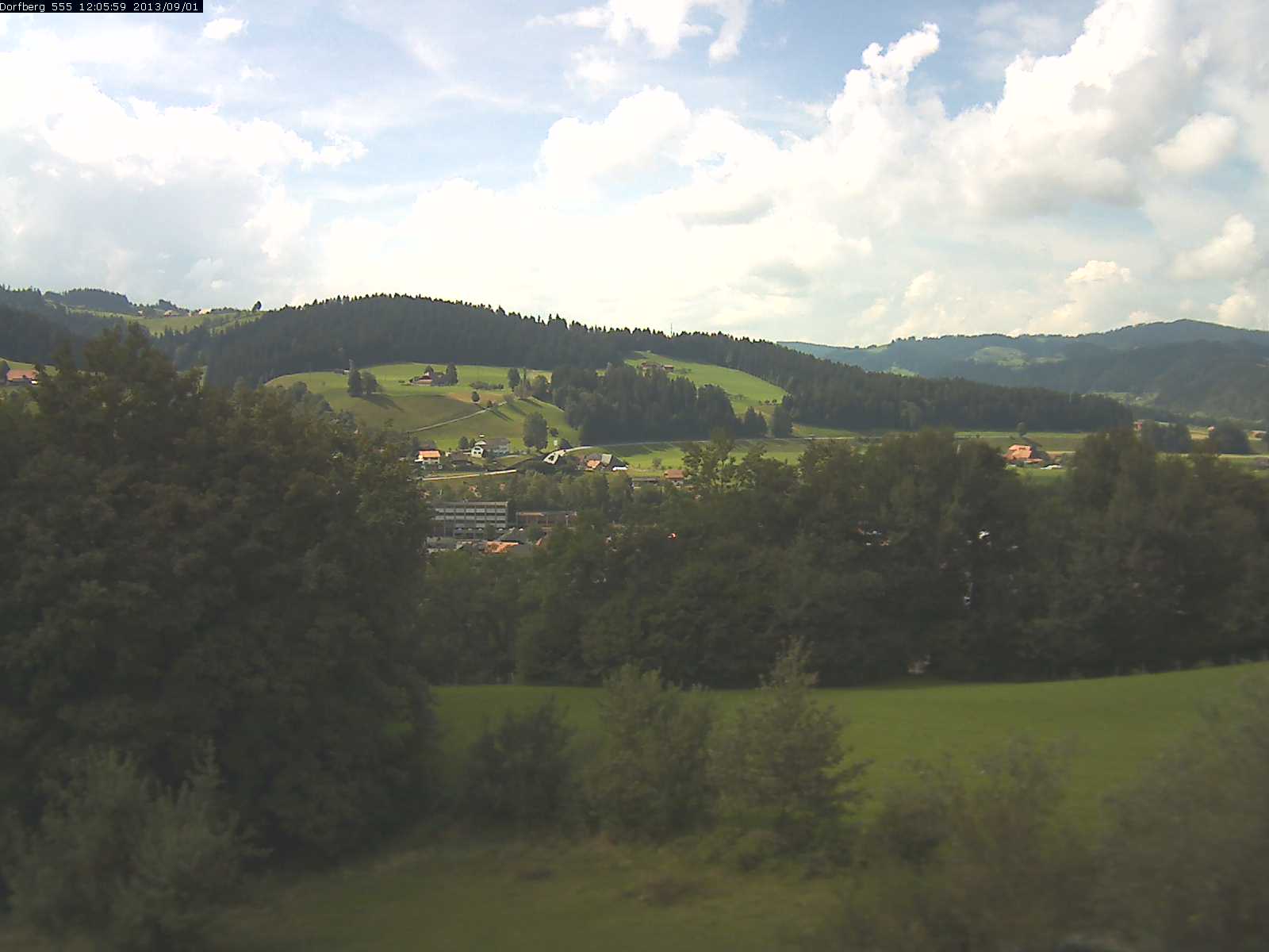 Webcam-Bild: Aussicht vom Dorfberg in Langnau 20130901-120600