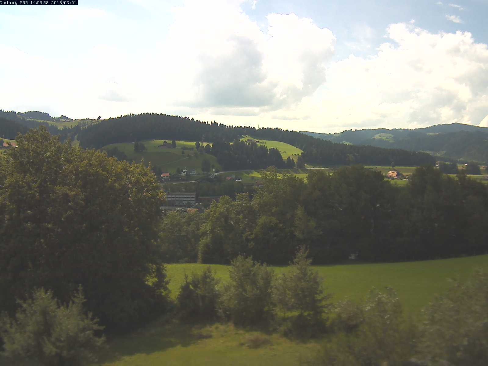 Webcam-Bild: Aussicht vom Dorfberg in Langnau 20130901-140600
