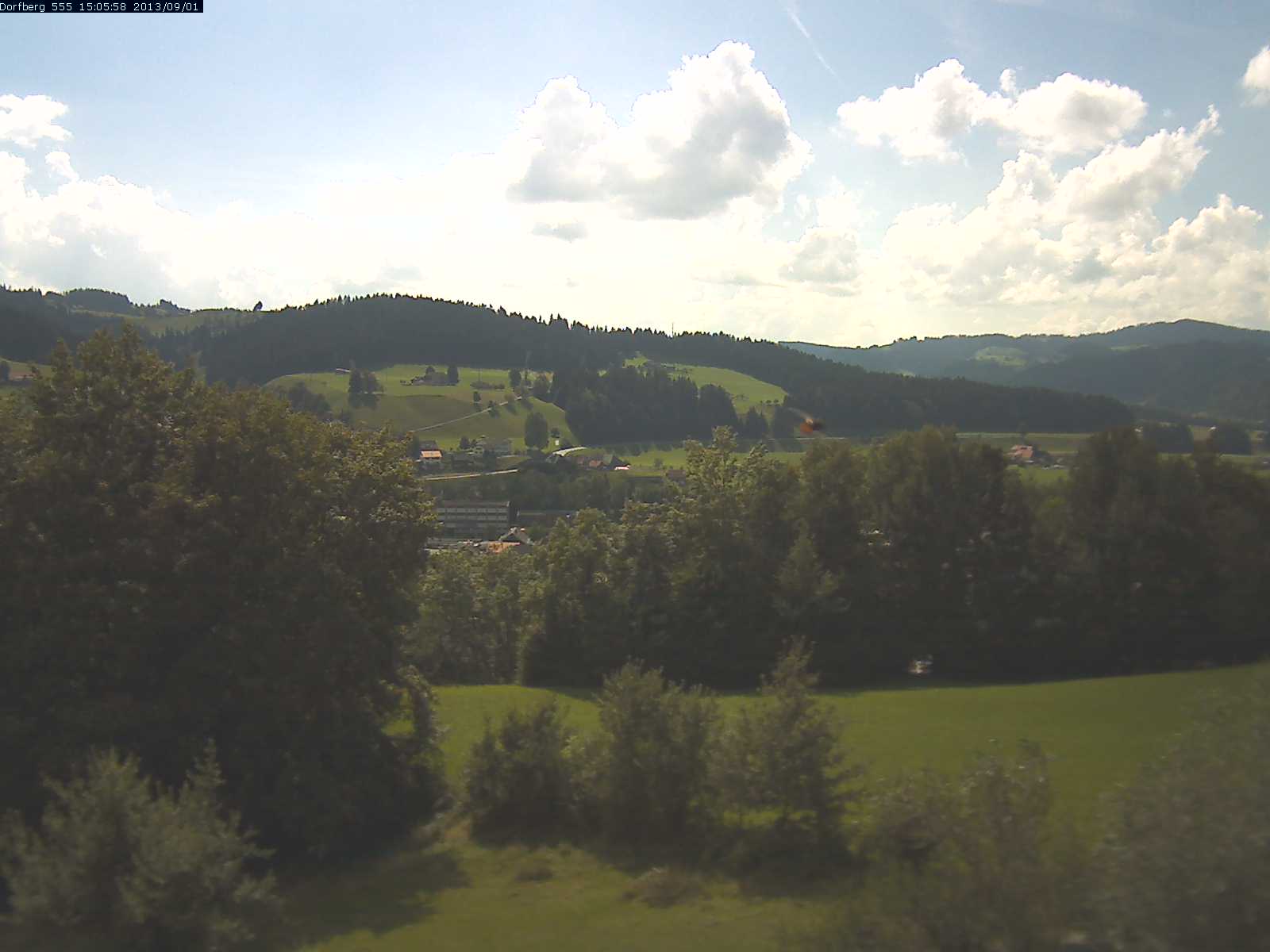 Webcam-Bild: Aussicht vom Dorfberg in Langnau 20130901-150600