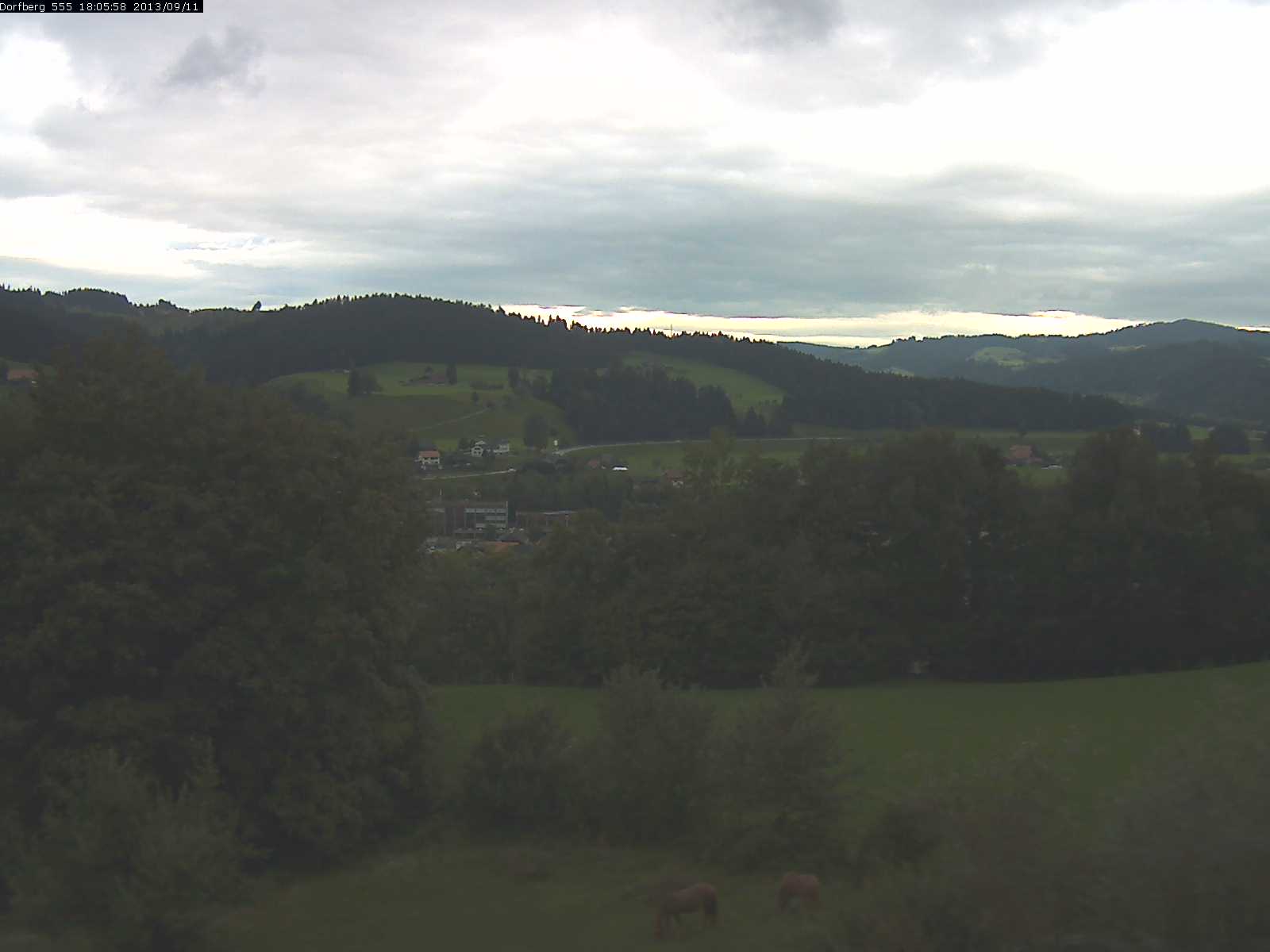 Webcam-Bild: Aussicht vom Dorfberg in Langnau 20130911-180600