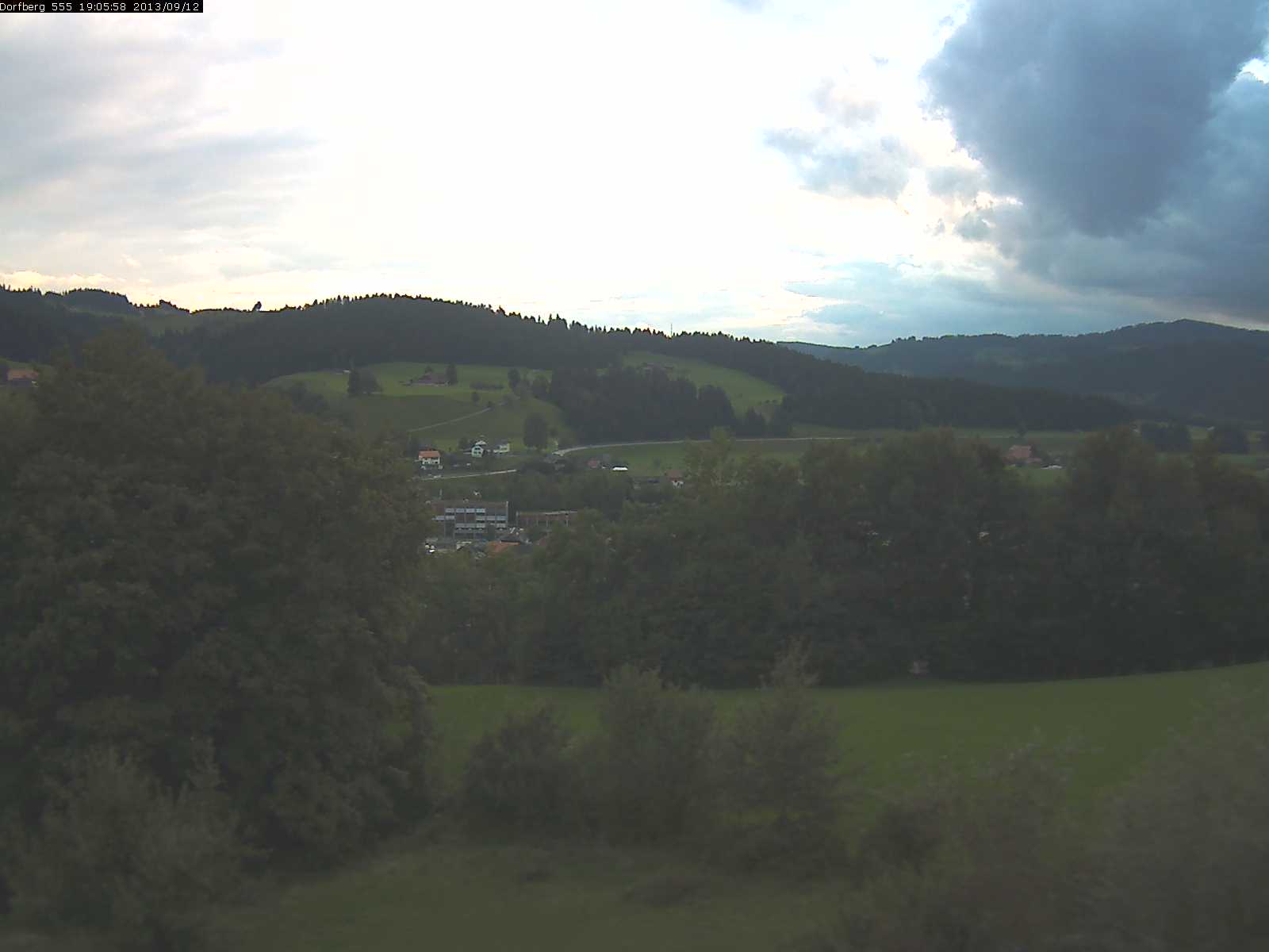 Webcam-Bild: Aussicht vom Dorfberg in Langnau 20130912-190600