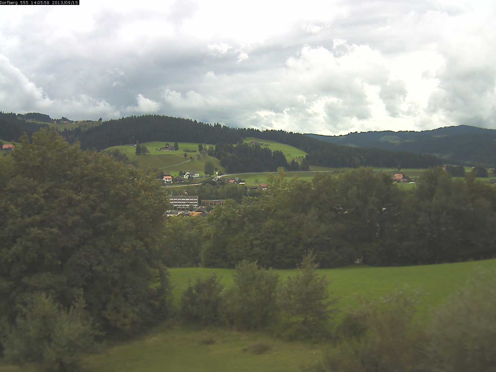 Webcam-Bild: Aussicht vom Dorfberg in Langnau 20130915-140600