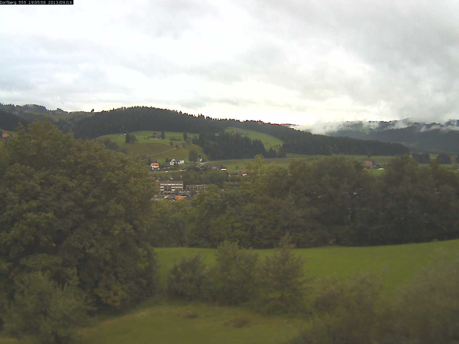Webcam-Bild: Aussicht vom Dorfberg in Langnau 20130916-190600