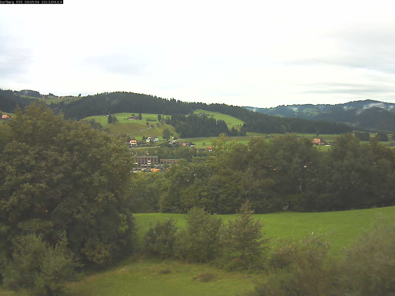 Webcam-Bild: Aussicht vom Dorfberg in Langnau 20130919-090600