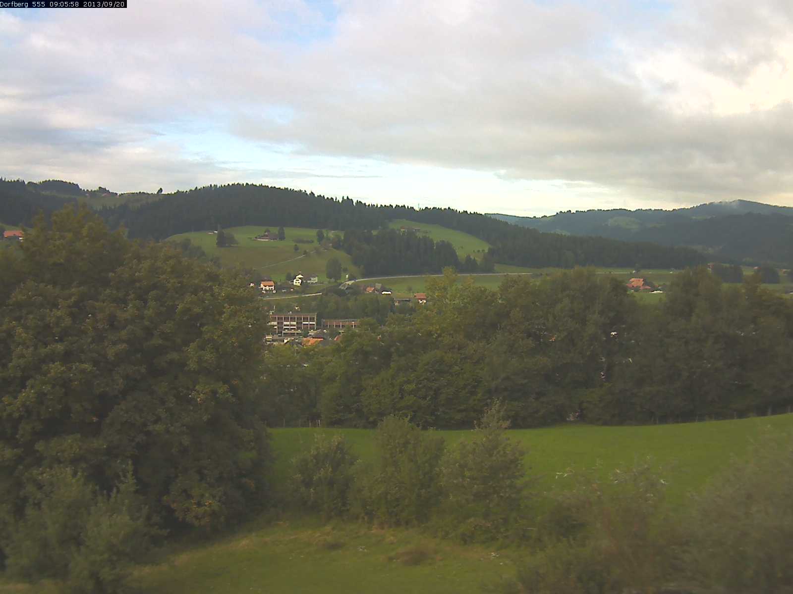 Webcam-Bild: Aussicht vom Dorfberg in Langnau 20130920-090600