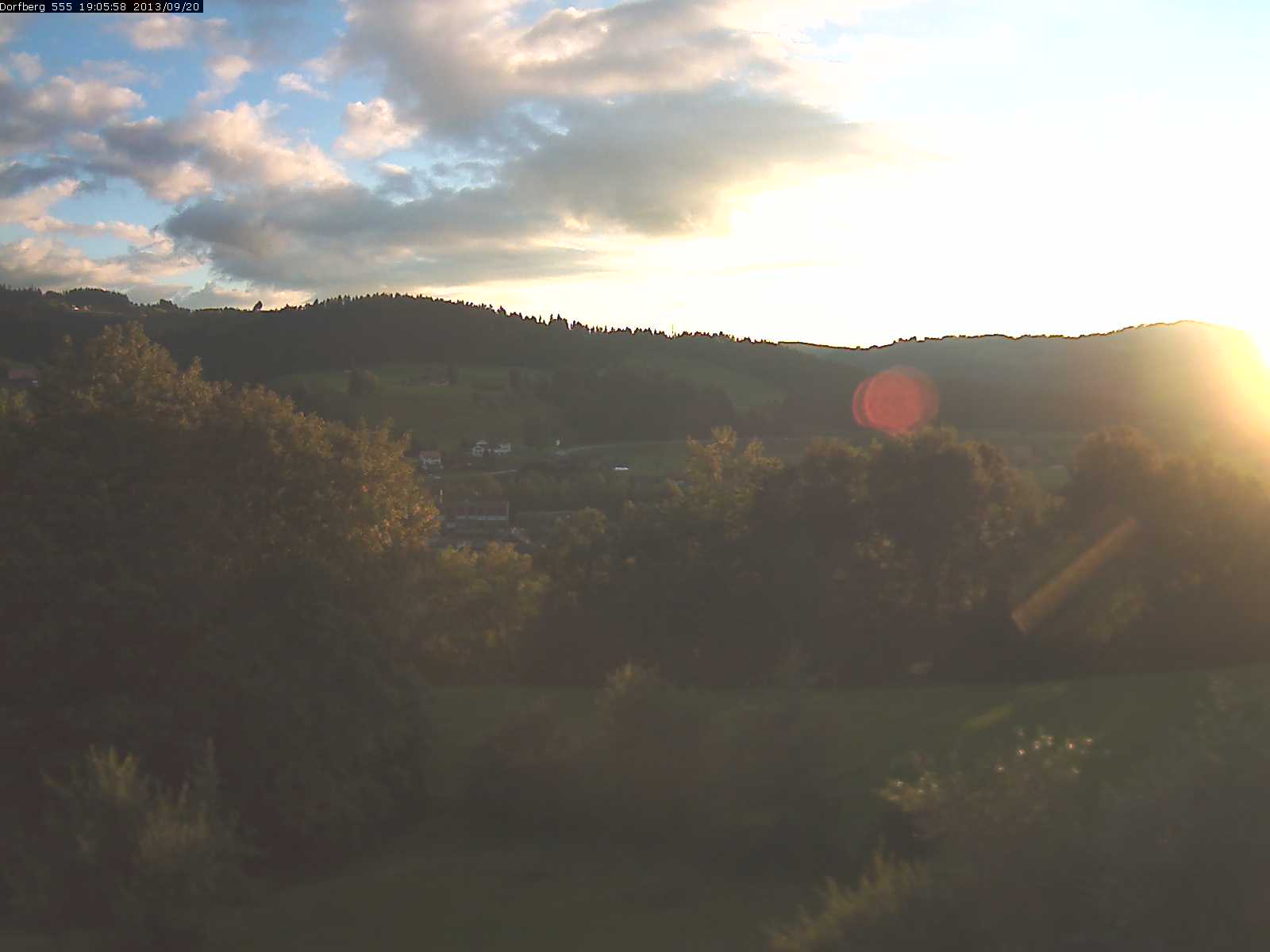 Webcam-Bild: Aussicht vom Dorfberg in Langnau 20130920-190600