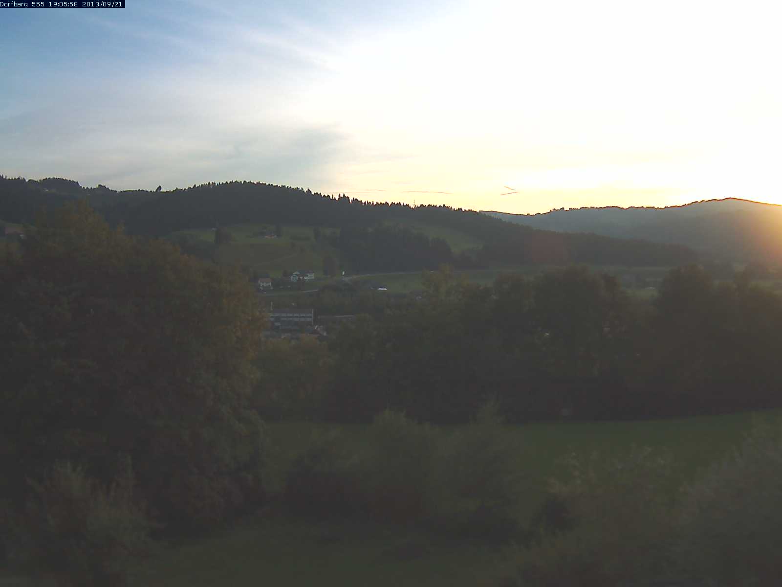 Webcam-Bild: Aussicht vom Dorfberg in Langnau 20130921-190600