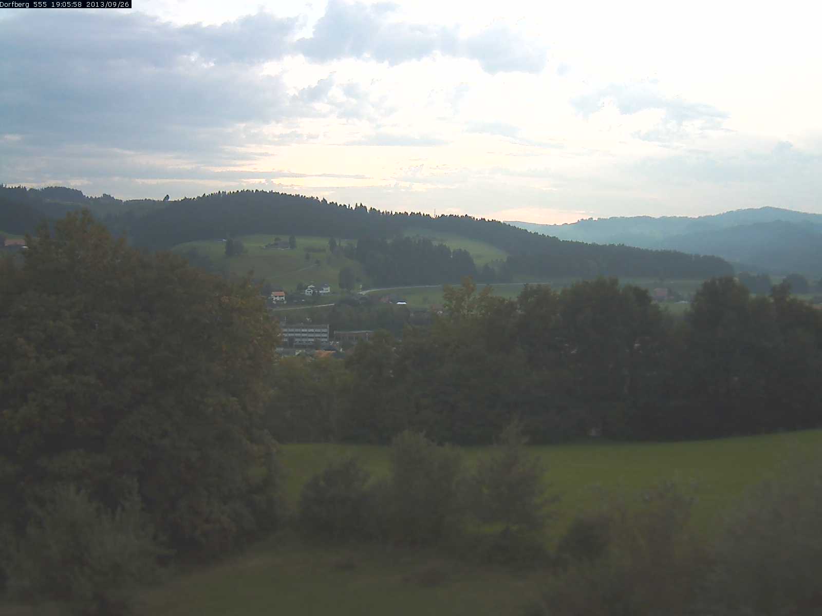 Webcam-Bild: Aussicht vom Dorfberg in Langnau 20130926-190600