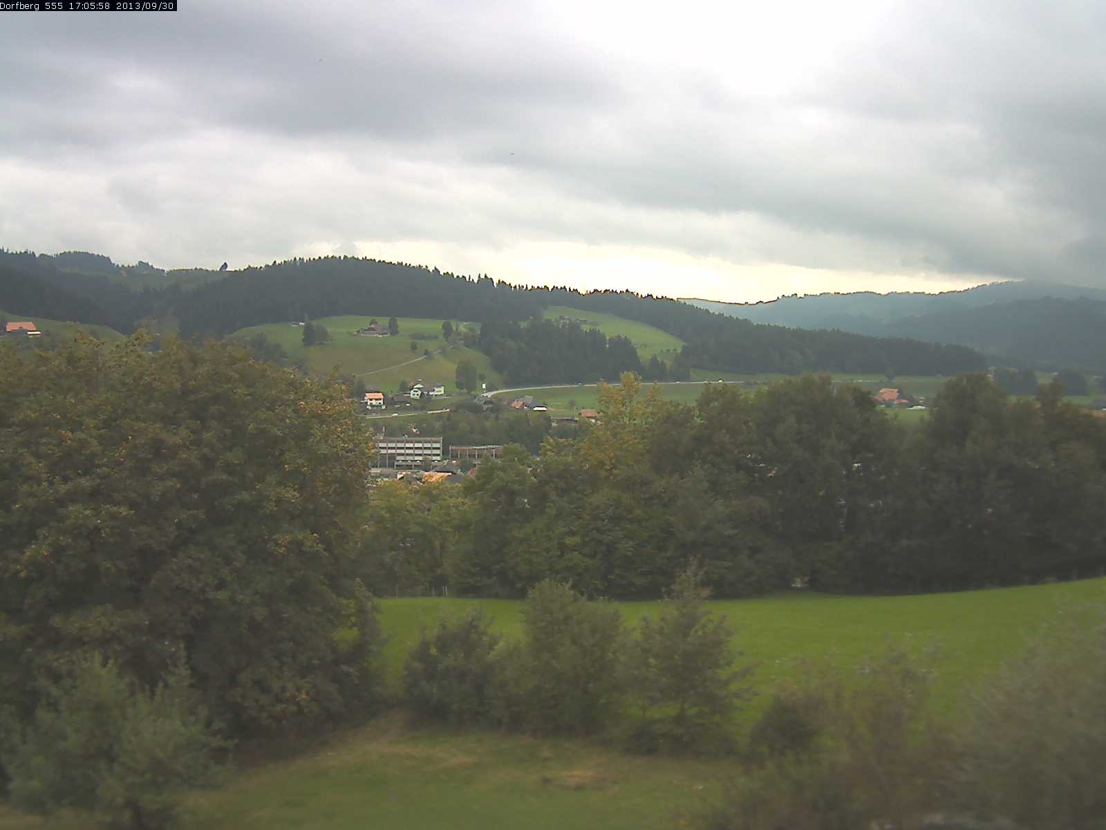 Webcam-Bild: Aussicht vom Dorfberg in Langnau 20130930-170600