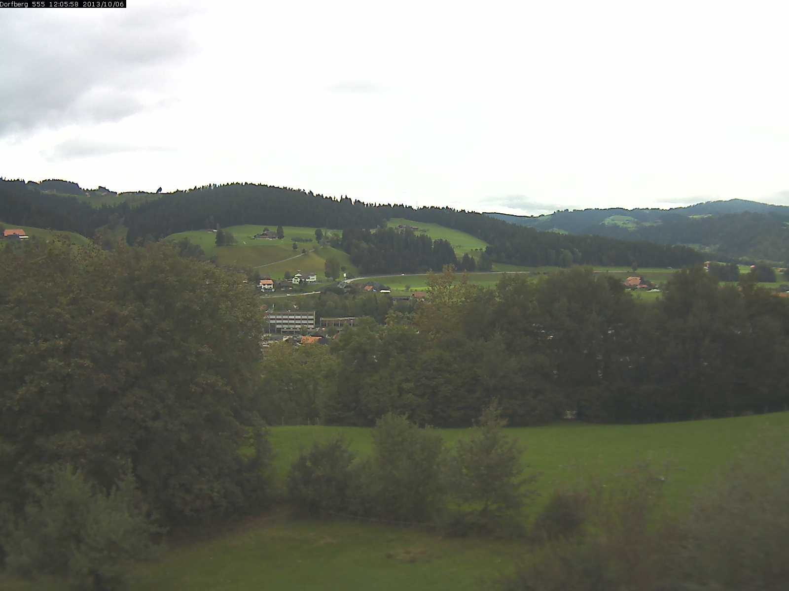 Webcam-Bild: Aussicht vom Dorfberg in Langnau 20131006-120600