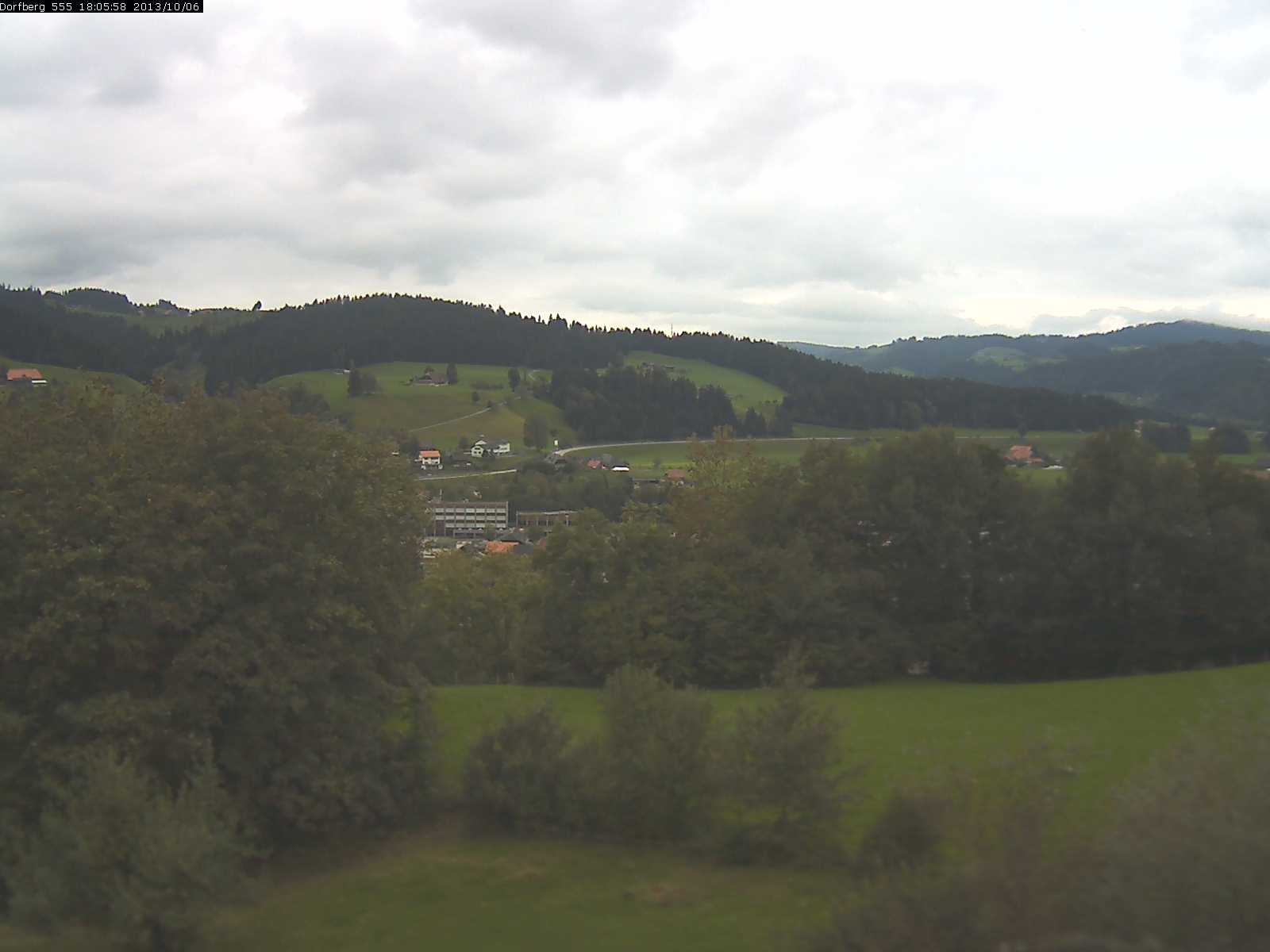 Webcam-Bild: Aussicht vom Dorfberg in Langnau 20131006-180600