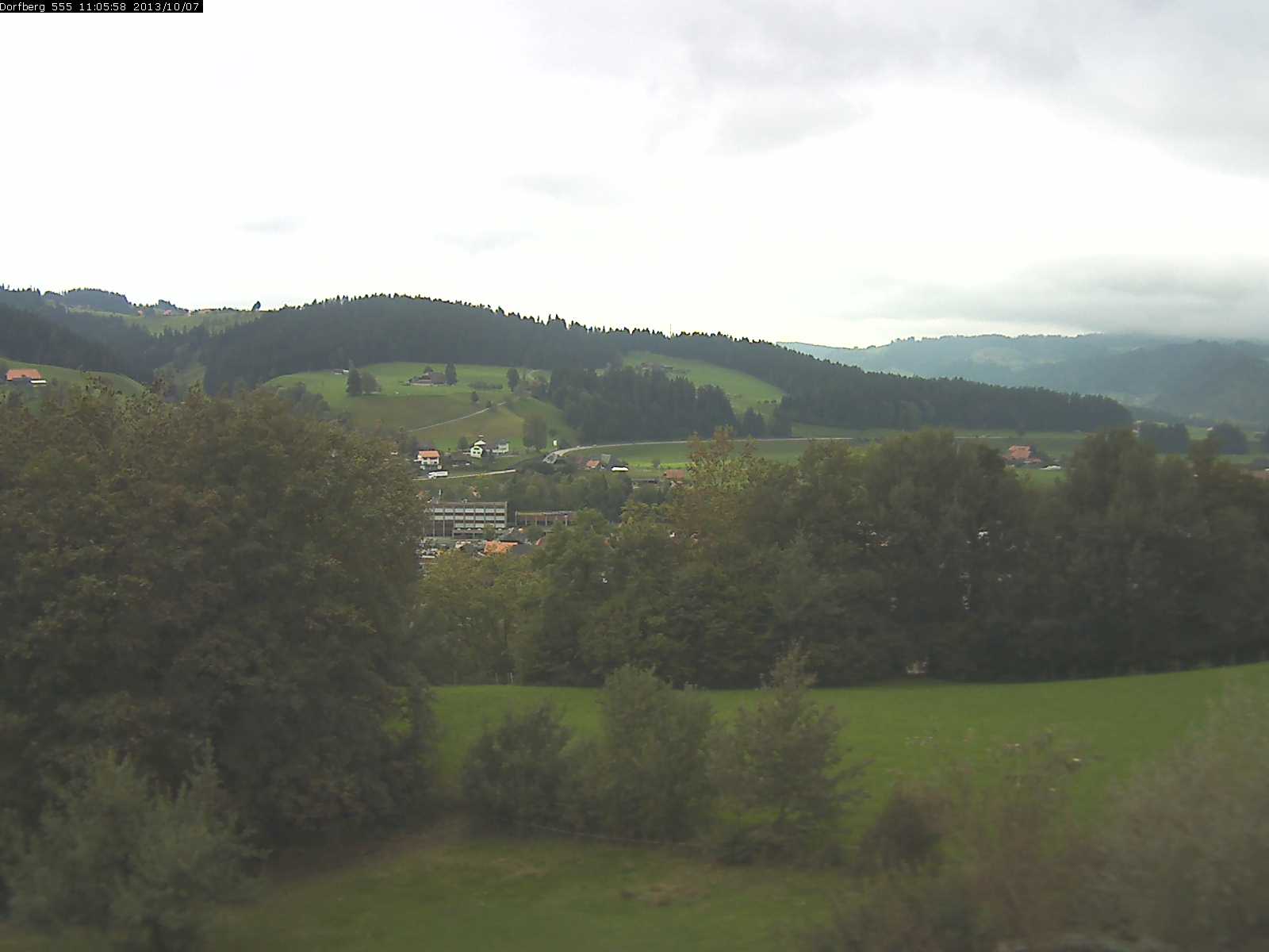 Webcam-Bild: Aussicht vom Dorfberg in Langnau 20131007-110600