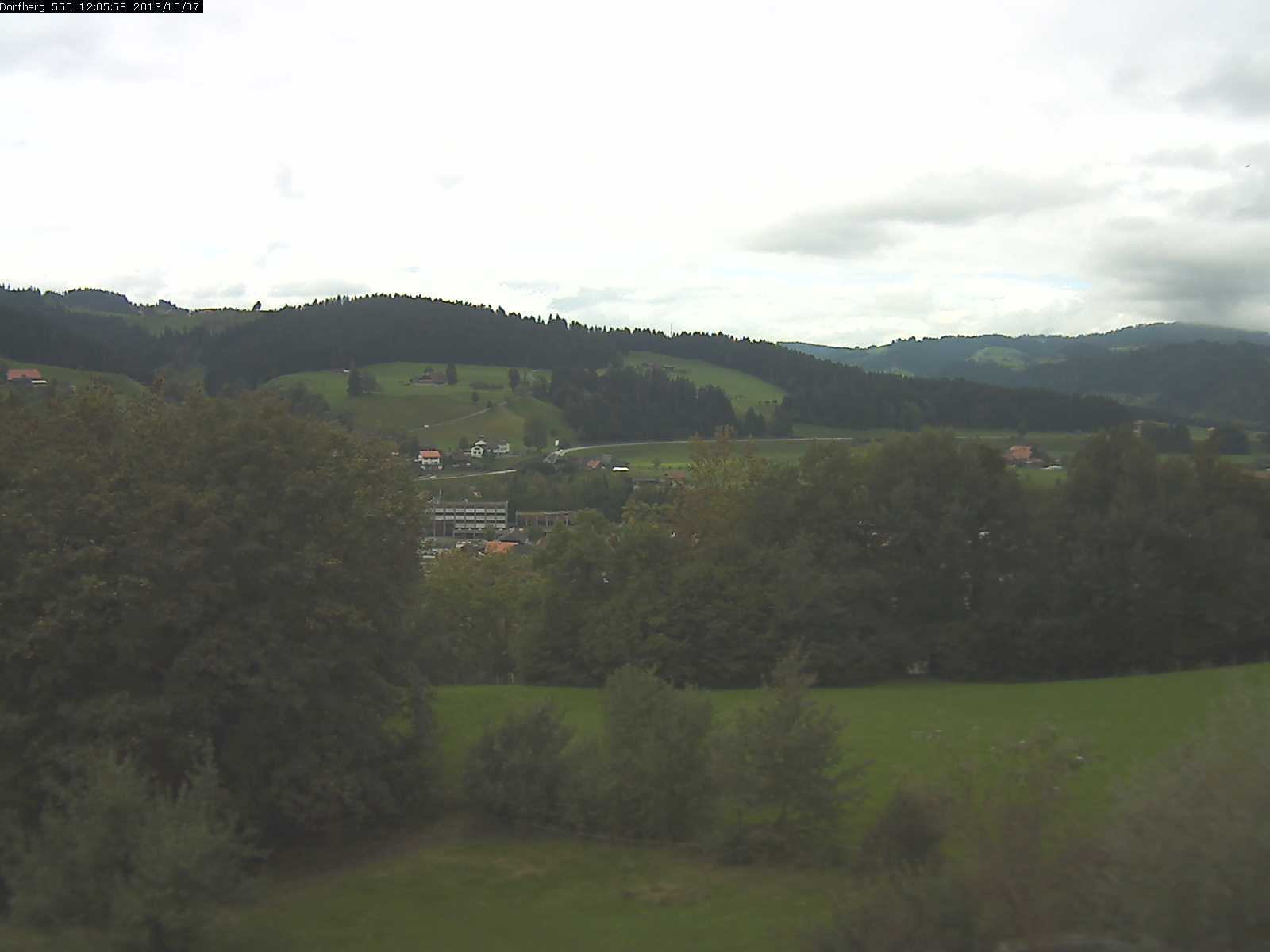 Webcam-Bild: Aussicht vom Dorfberg in Langnau 20131007-120600