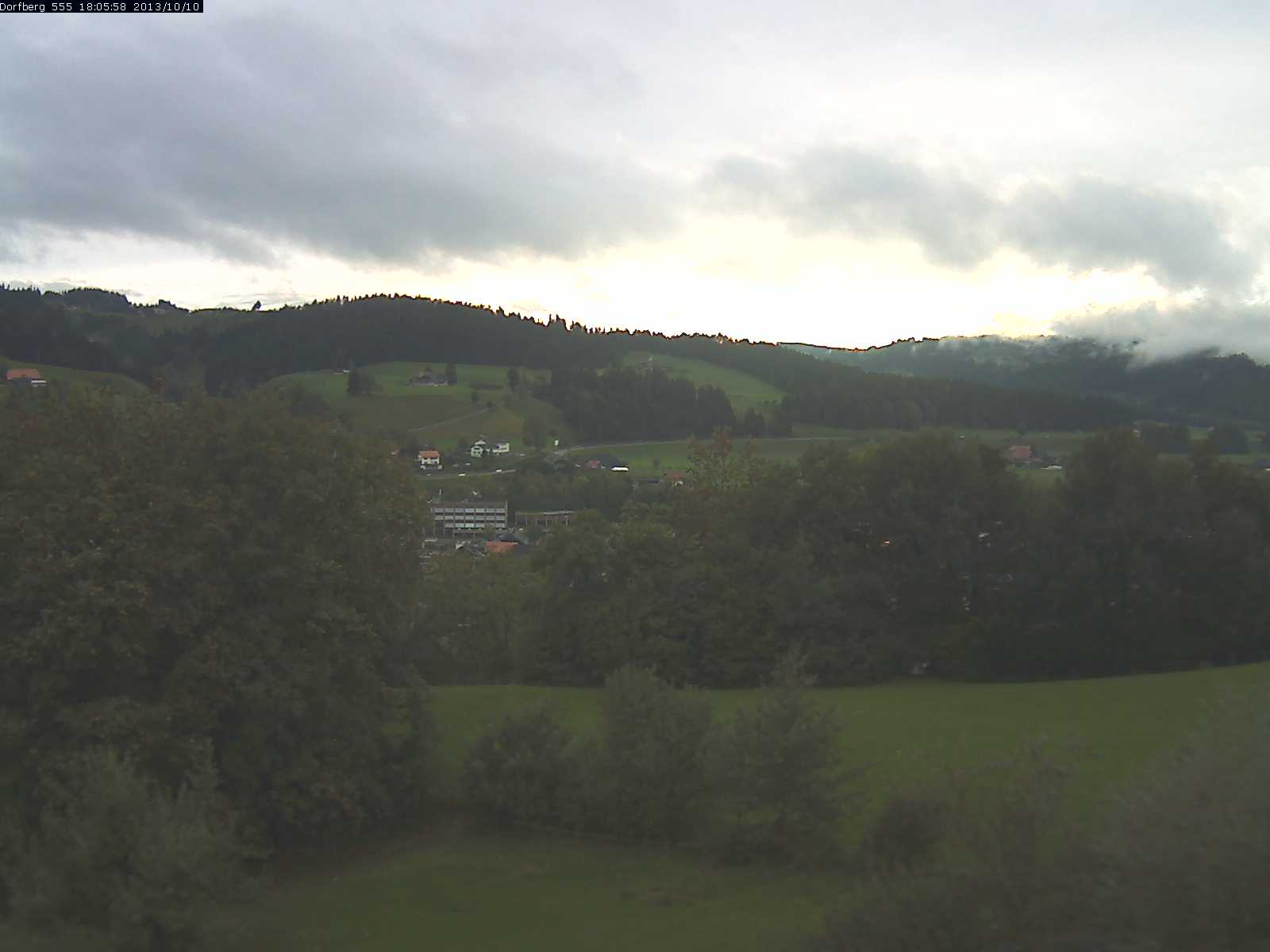 Webcam-Bild: Aussicht vom Dorfberg in Langnau 20131010-180600