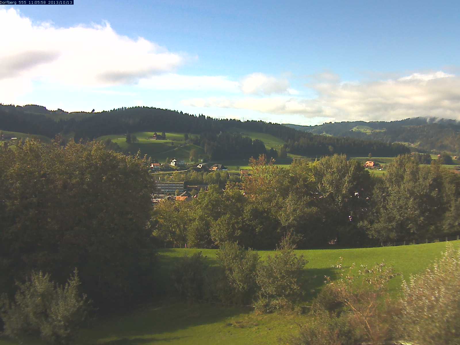 Webcam-Bild: Aussicht vom Dorfberg in Langnau 20131013-110600
