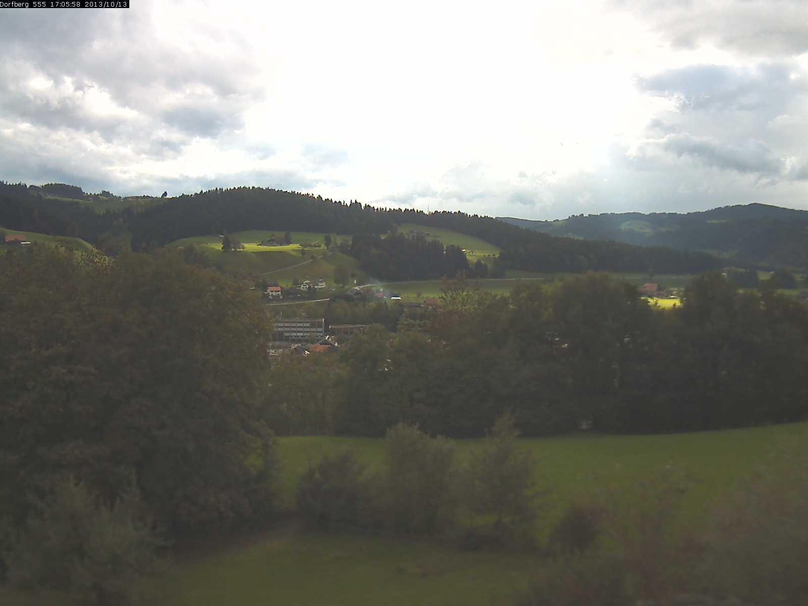 Webcam-Bild: Aussicht vom Dorfberg in Langnau 20131013-170600
