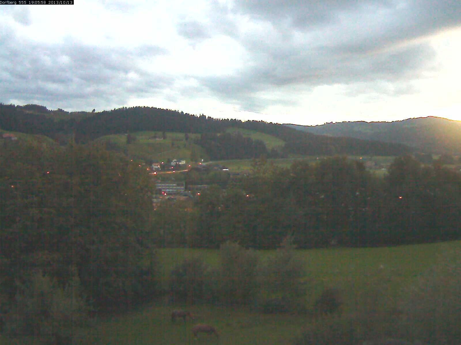 Webcam-Bild: Aussicht vom Dorfberg in Langnau 20131013-190600