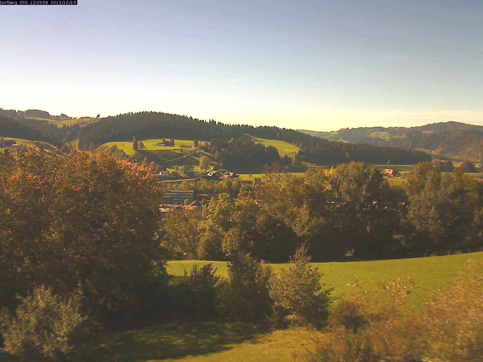 Webcam-Bild: Aussicht vom Dorfberg in Langnau 20131019-120600