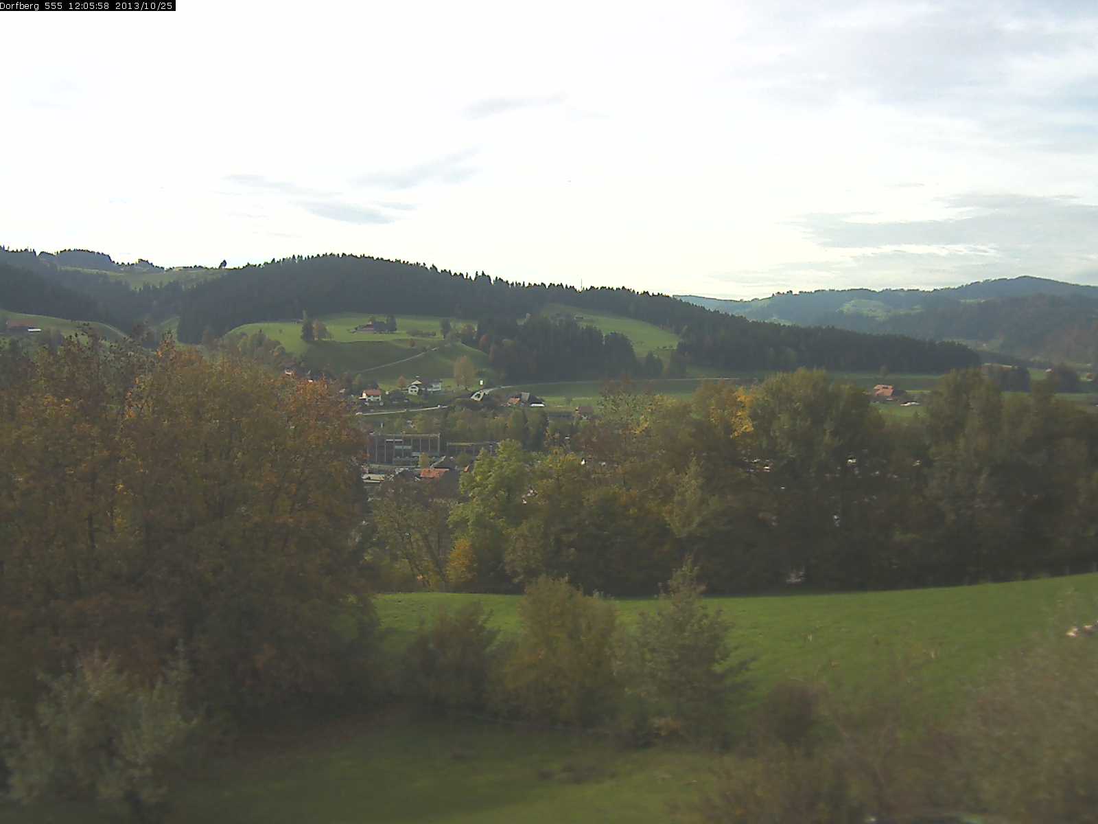 Webcam-Bild: Aussicht vom Dorfberg in Langnau 20131025-120600