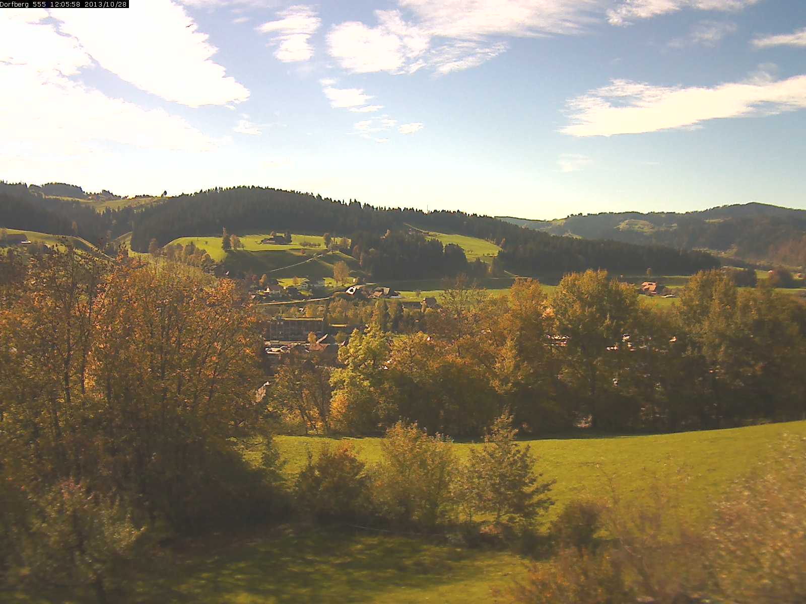 Webcam-Bild: Aussicht vom Dorfberg in Langnau 20131028-120600