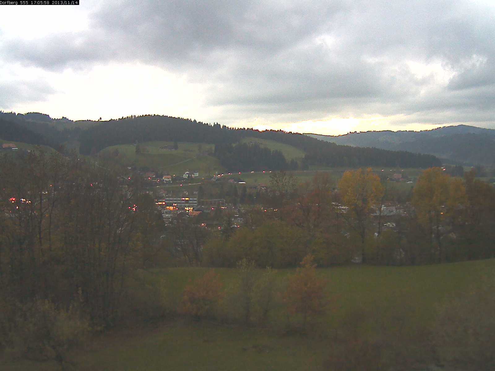 Webcam-Bild: Aussicht vom Dorfberg in Langnau 20131114-170600