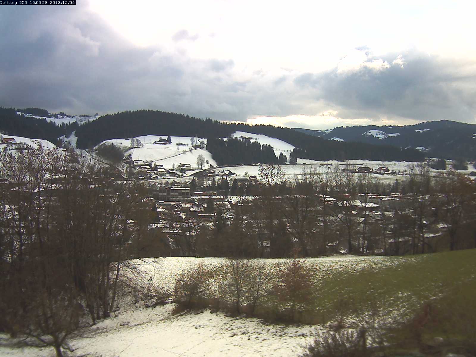 Webcam-Bild: Aussicht vom Dorfberg in Langnau 20131206-150600