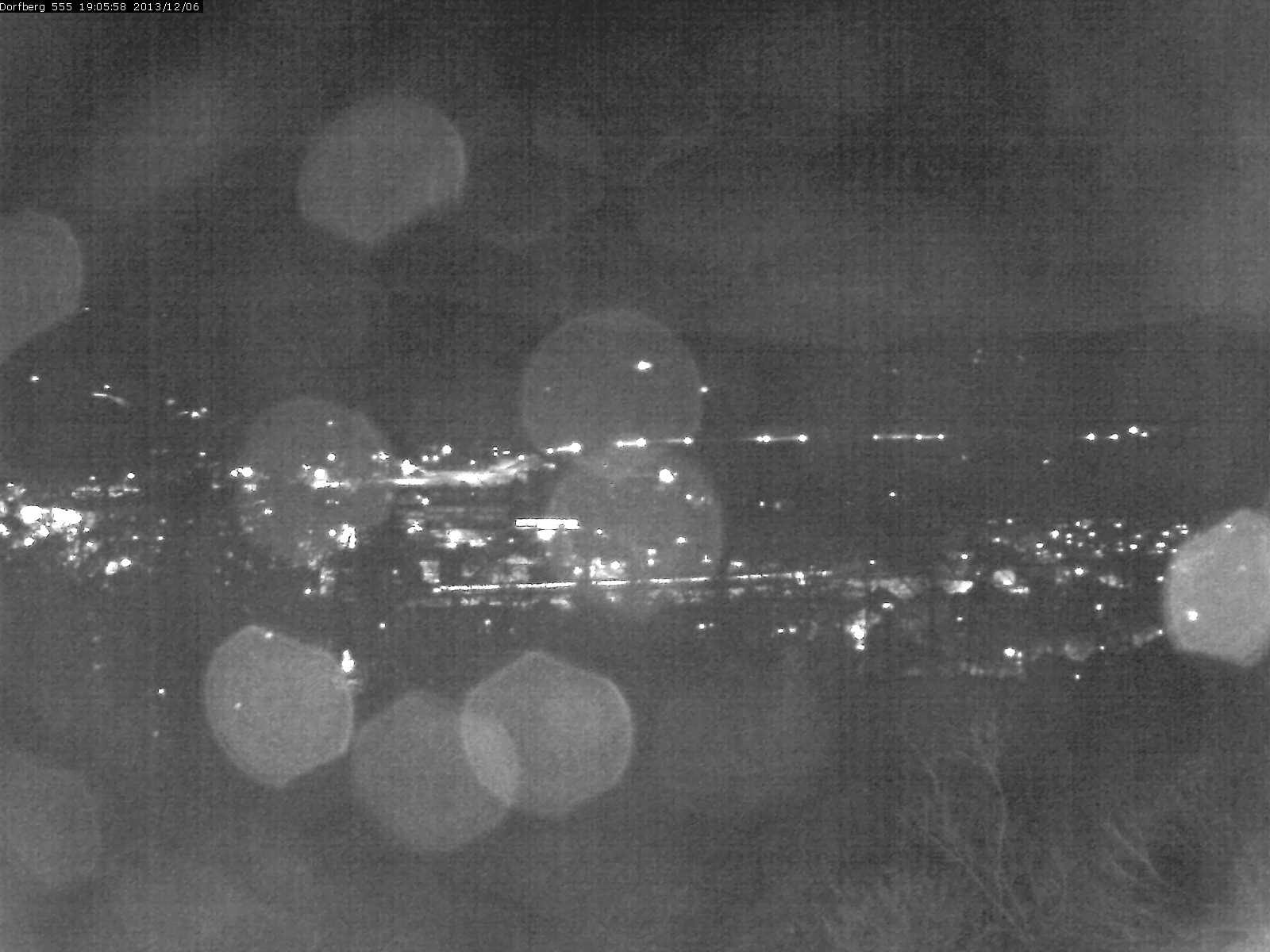 Webcam-Bild: Aussicht vom Dorfberg in Langnau 20131206-190600