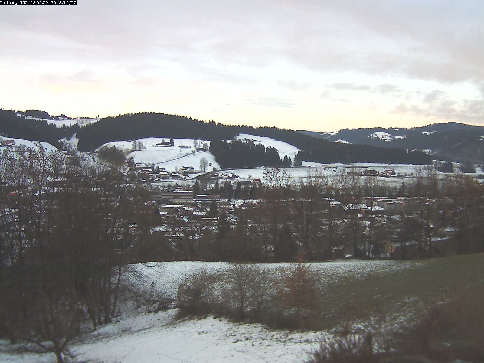 Webcam-Bild: Aussicht vom Dorfberg in Langnau 20131207-080600