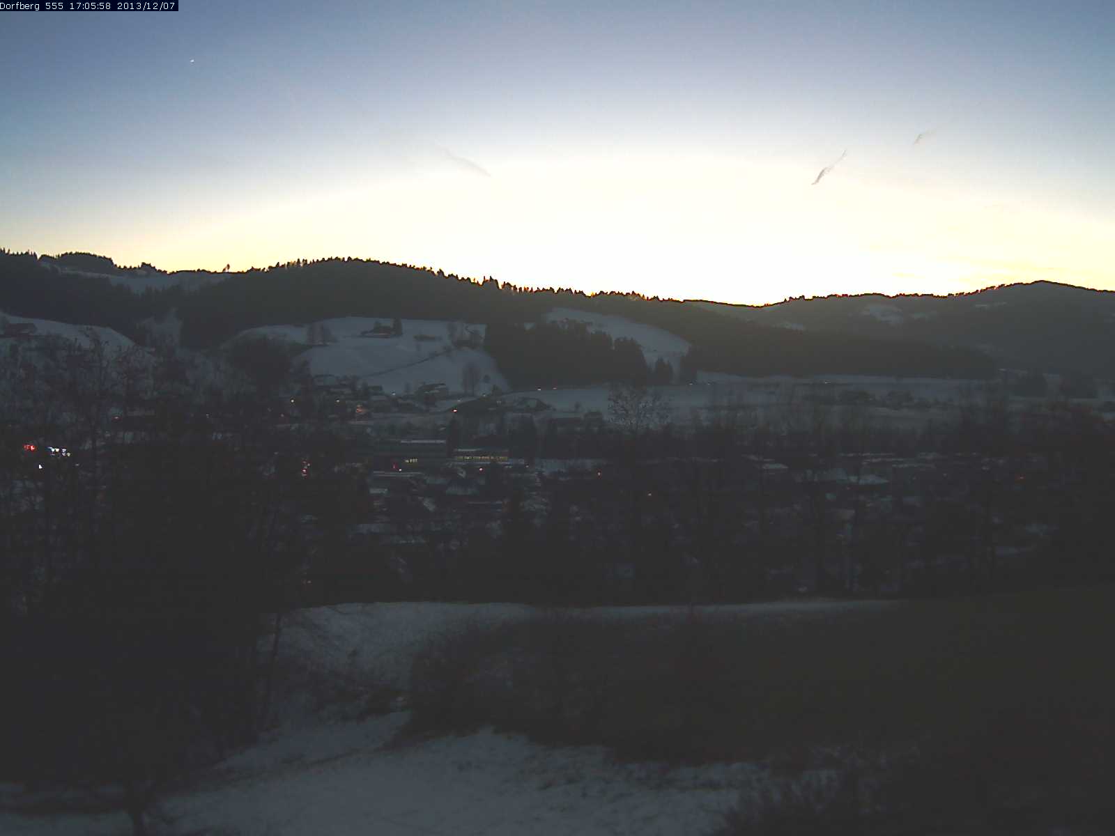 Webcam-Bild: Aussicht vom Dorfberg in Langnau 20131207-170600