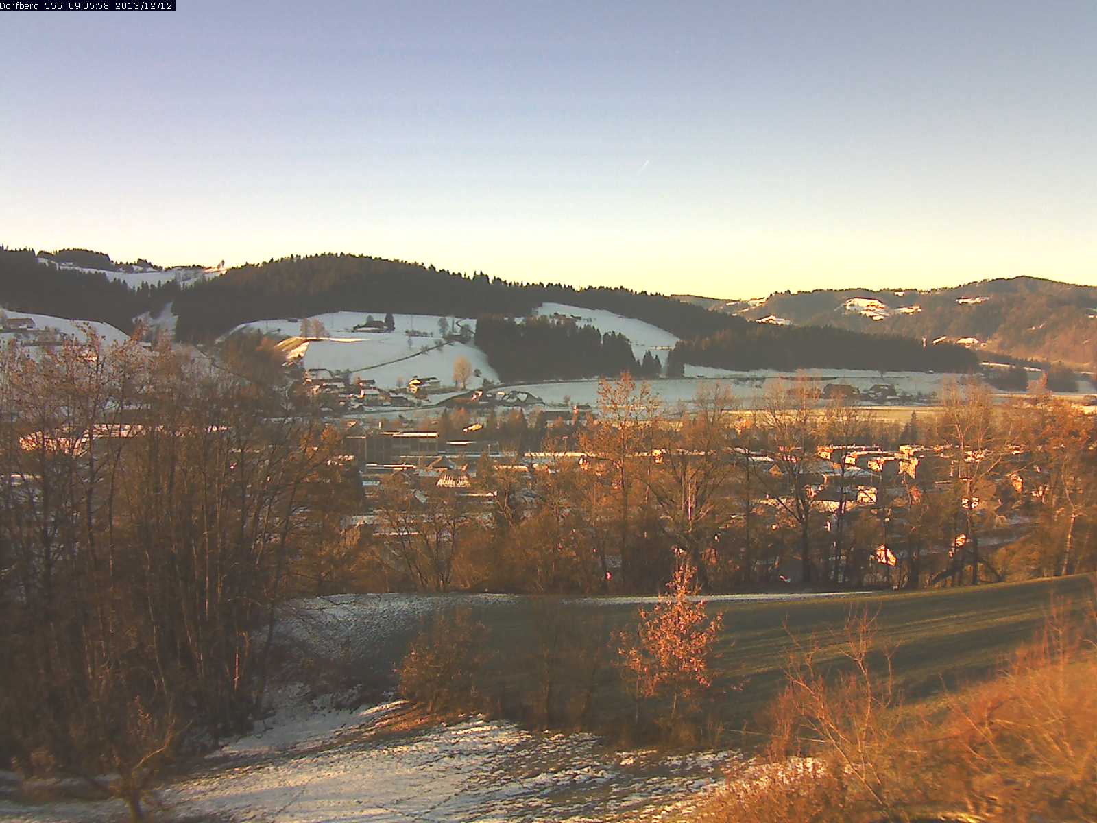 Webcam-Bild: Aussicht vom Dorfberg in Langnau 20131212-090600