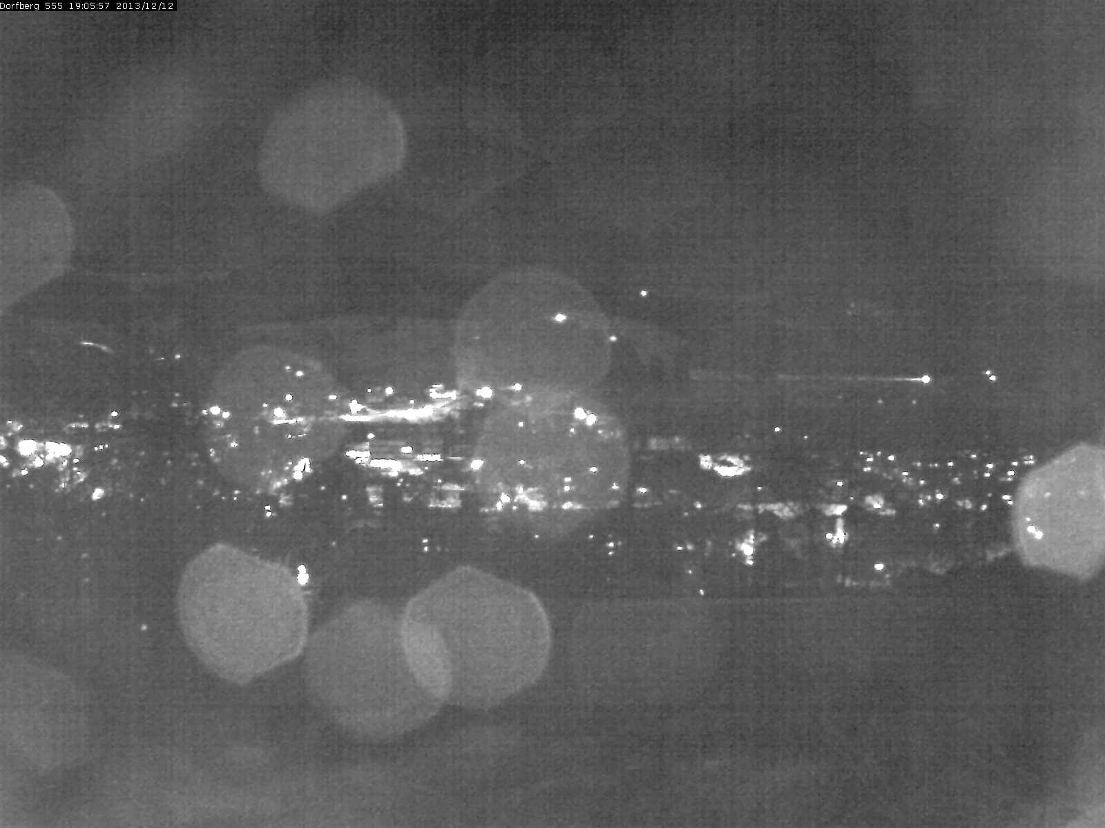 Webcam-Bild: Aussicht vom Dorfberg in Langnau 20131212-190600