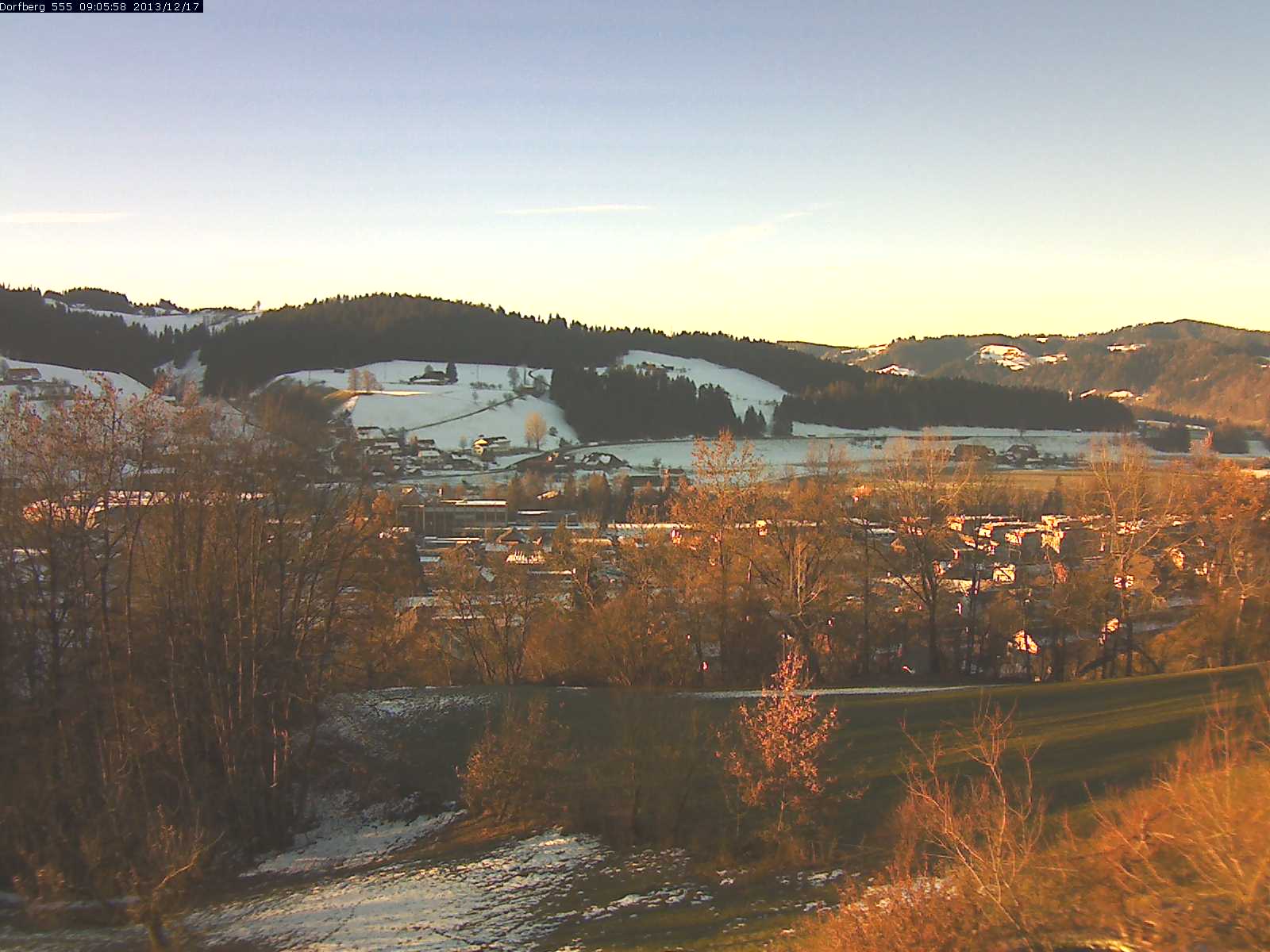Webcam-Bild: Aussicht vom Dorfberg in Langnau 20131217-090600