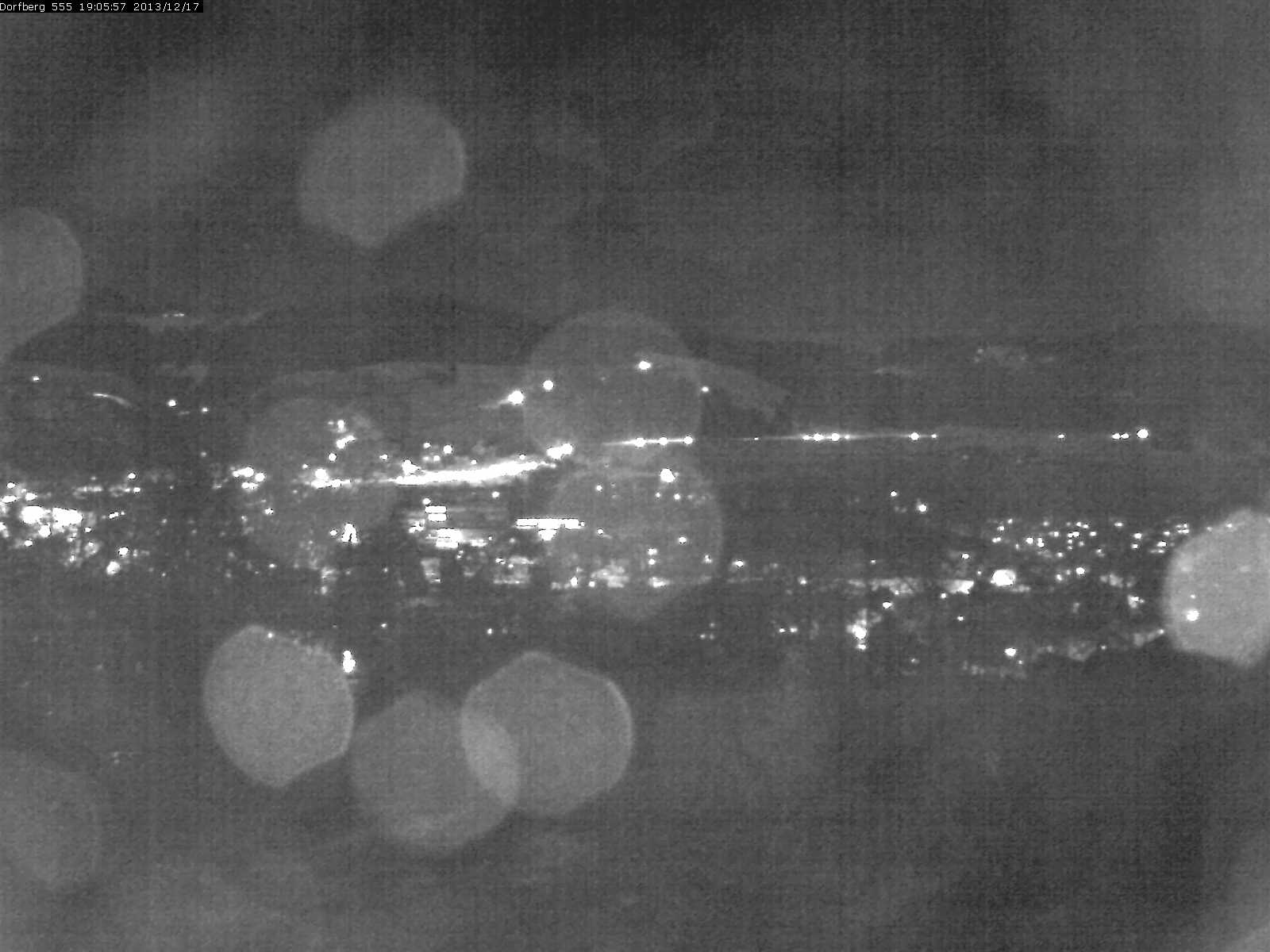 Webcam-Bild: Aussicht vom Dorfberg in Langnau 20131217-190600