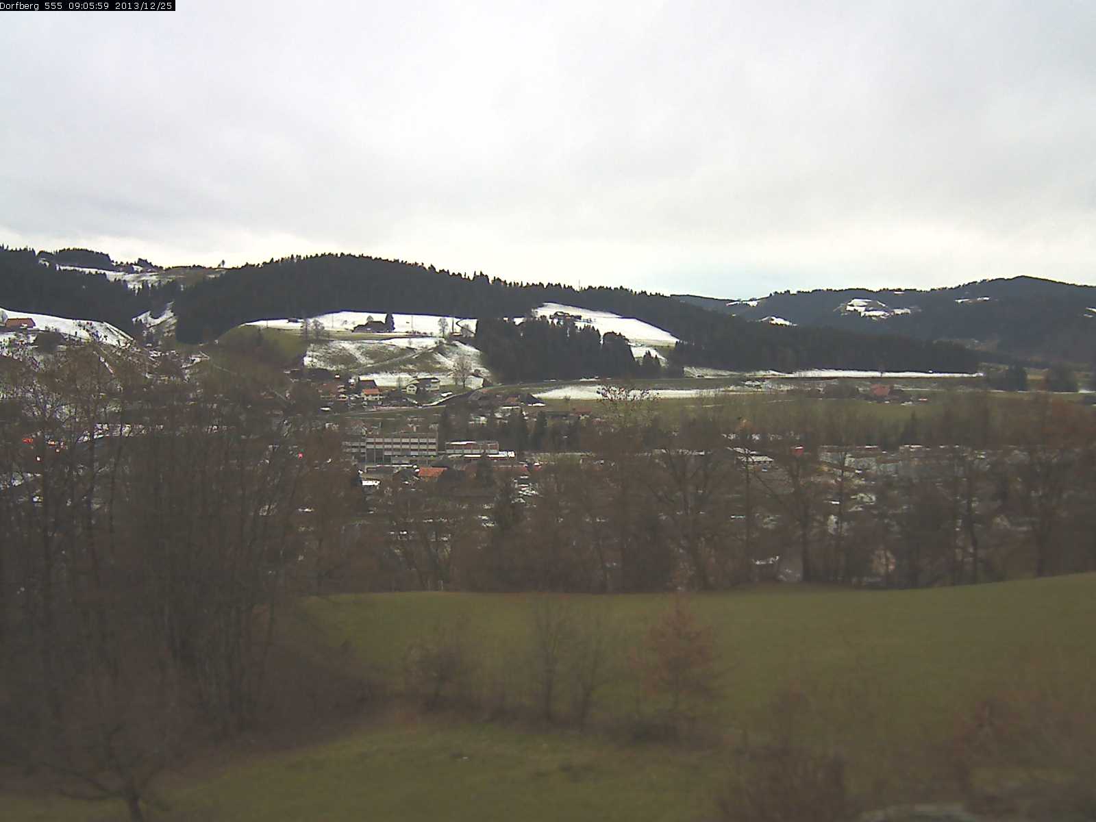 Webcam-Bild: Aussicht vom Dorfberg in Langnau 20131225-090600