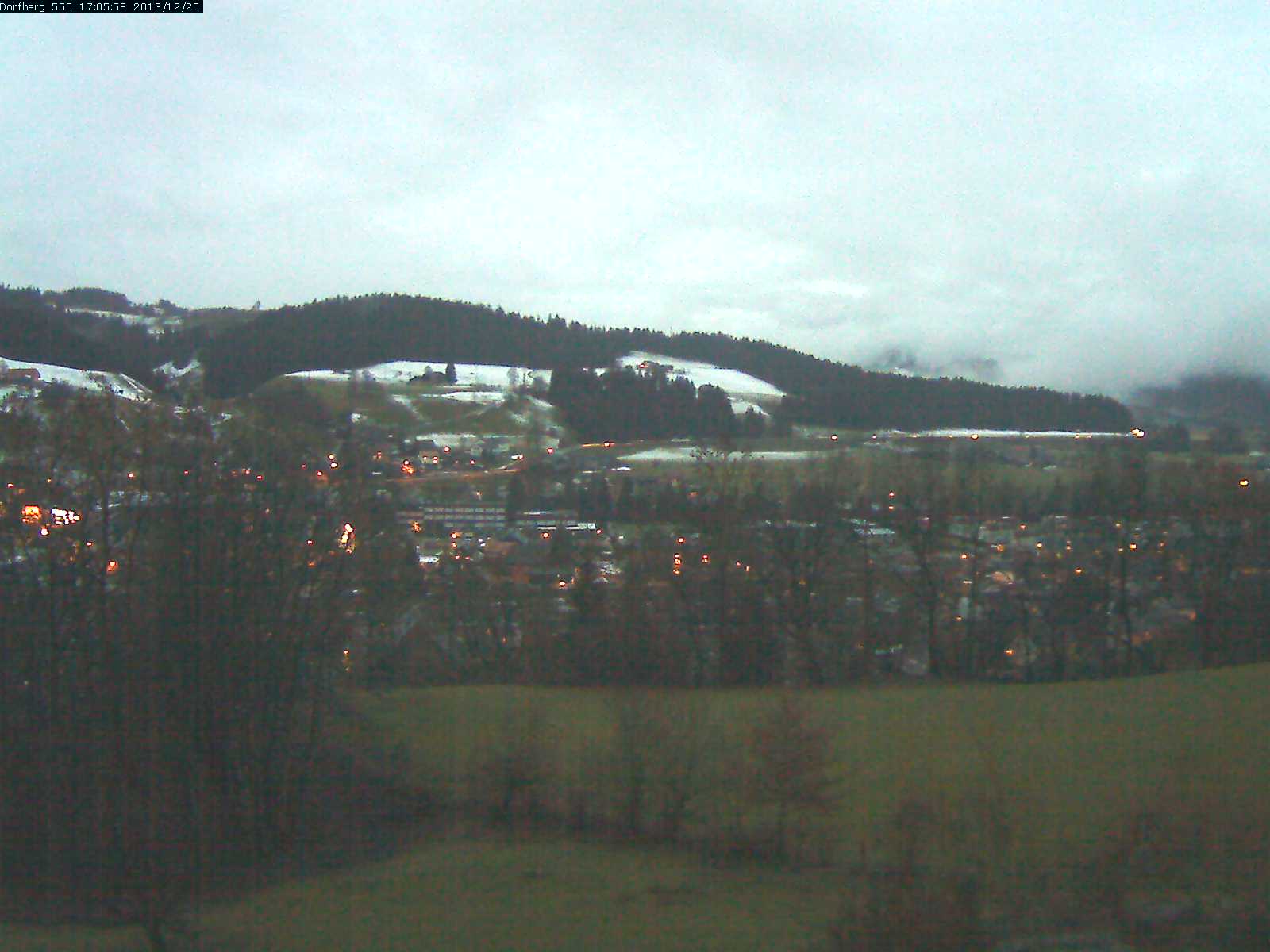 Webcam-Bild: Aussicht vom Dorfberg in Langnau 20131225-170600