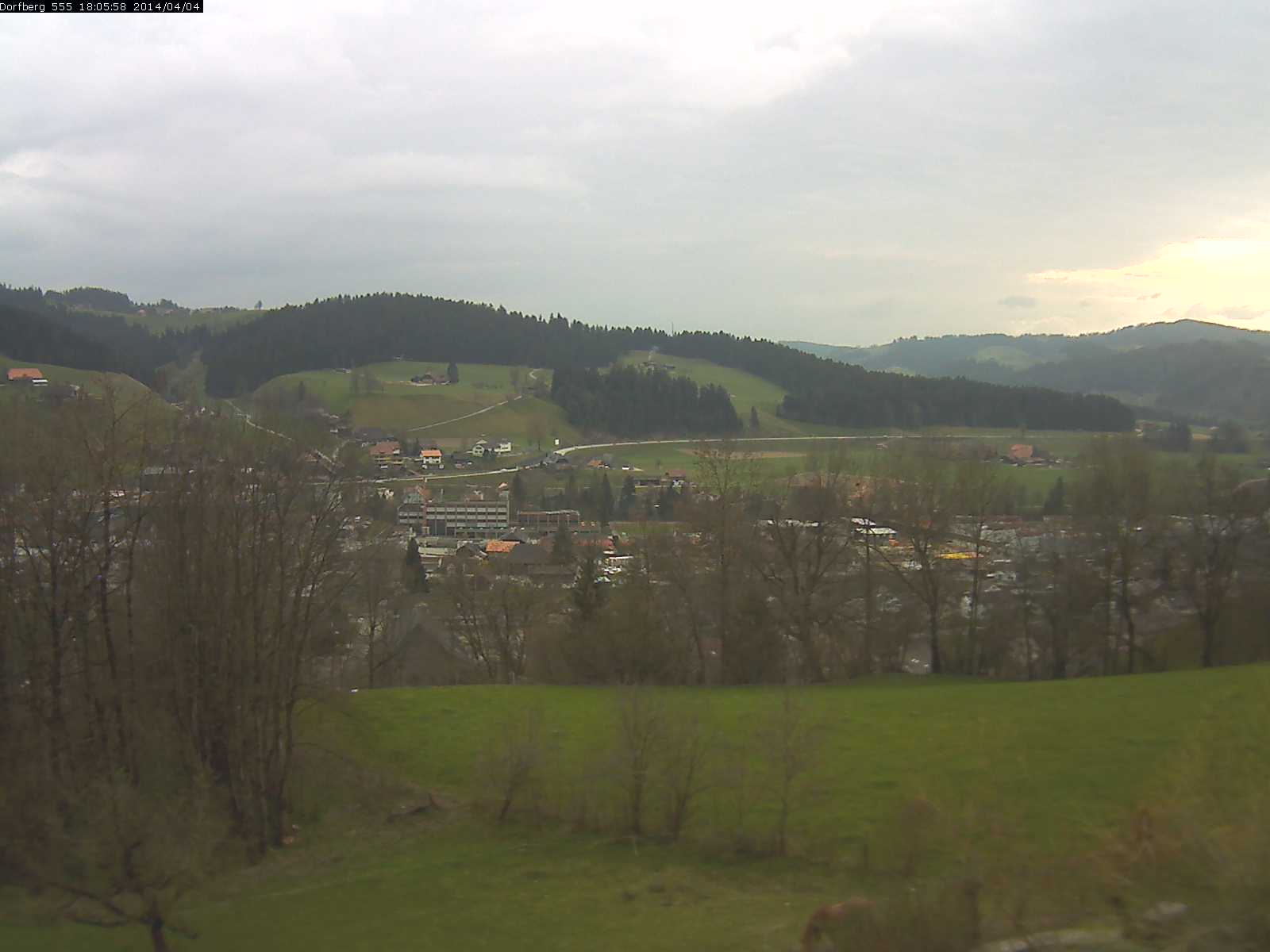 Webcam-Bild: Aussicht vom Dorfberg in Langnau 20140404-180600