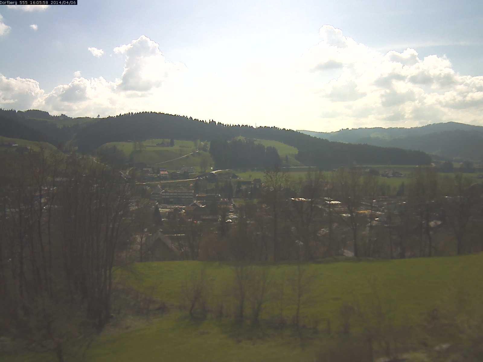Webcam-Bild: Aussicht vom Dorfberg in Langnau 20140406-160600