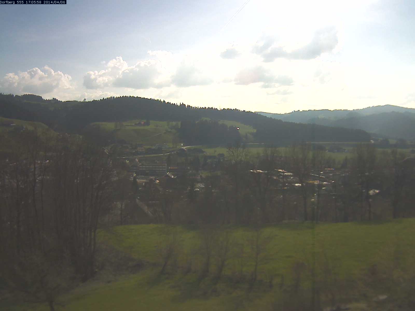 Webcam-Bild: Aussicht vom Dorfberg in Langnau 20140406-170600