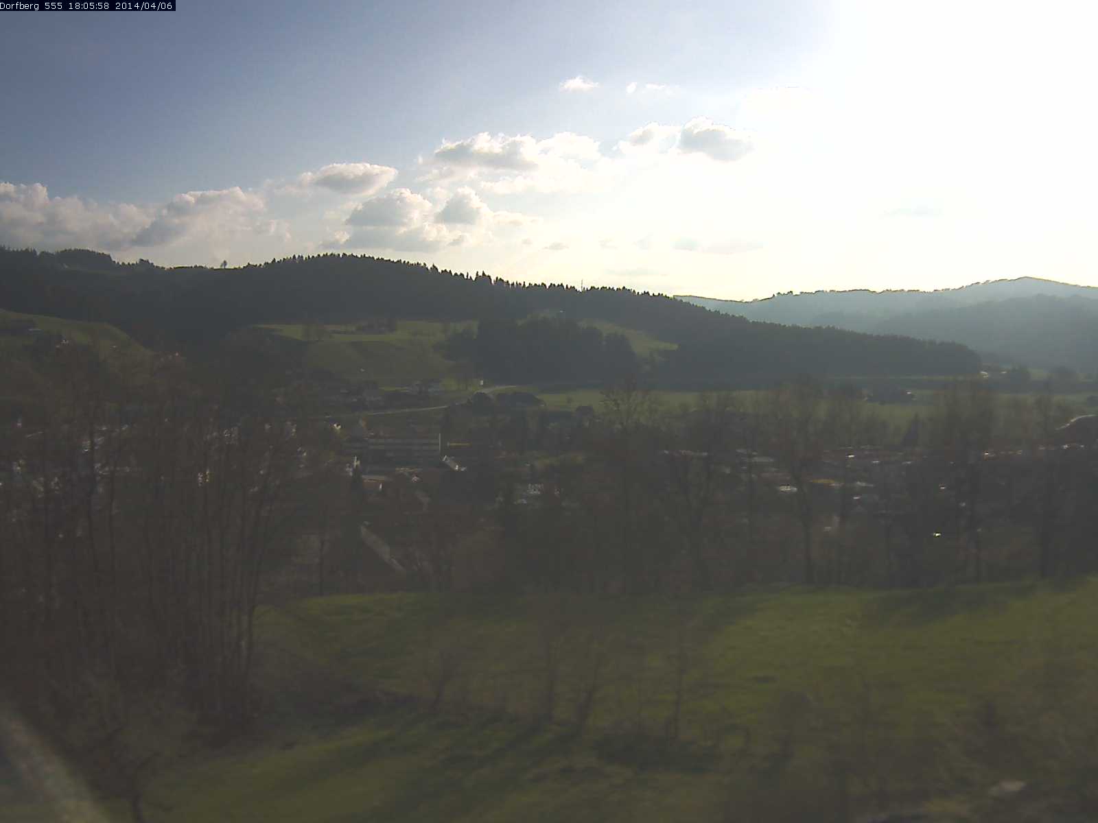 Webcam-Bild: Aussicht vom Dorfberg in Langnau 20140406-180600