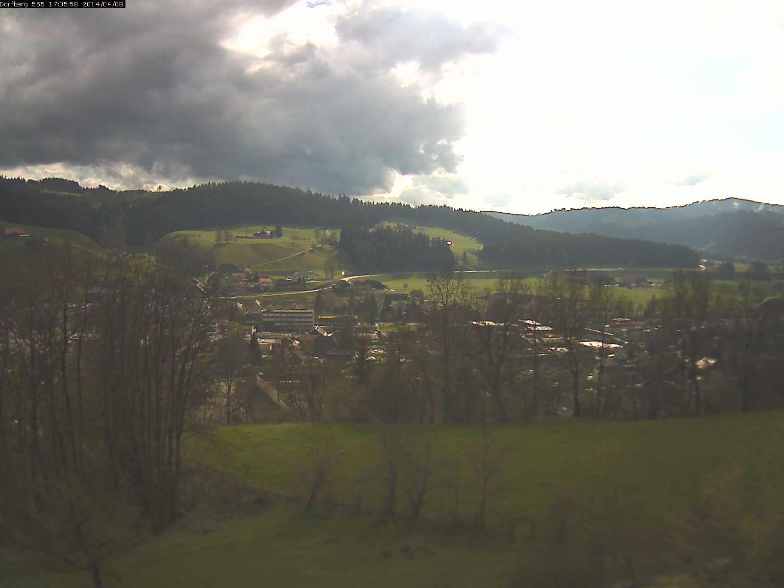 Webcam-Bild: Aussicht vom Dorfberg in Langnau 20140408-170600