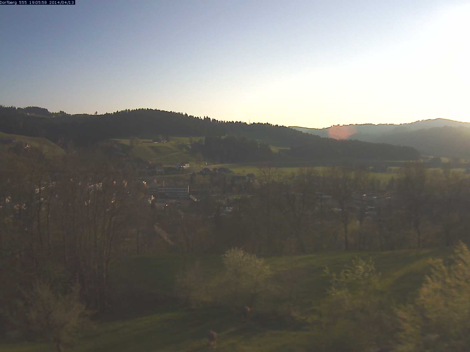 Webcam-Bild: Aussicht vom Dorfberg in Langnau 20140413-190600