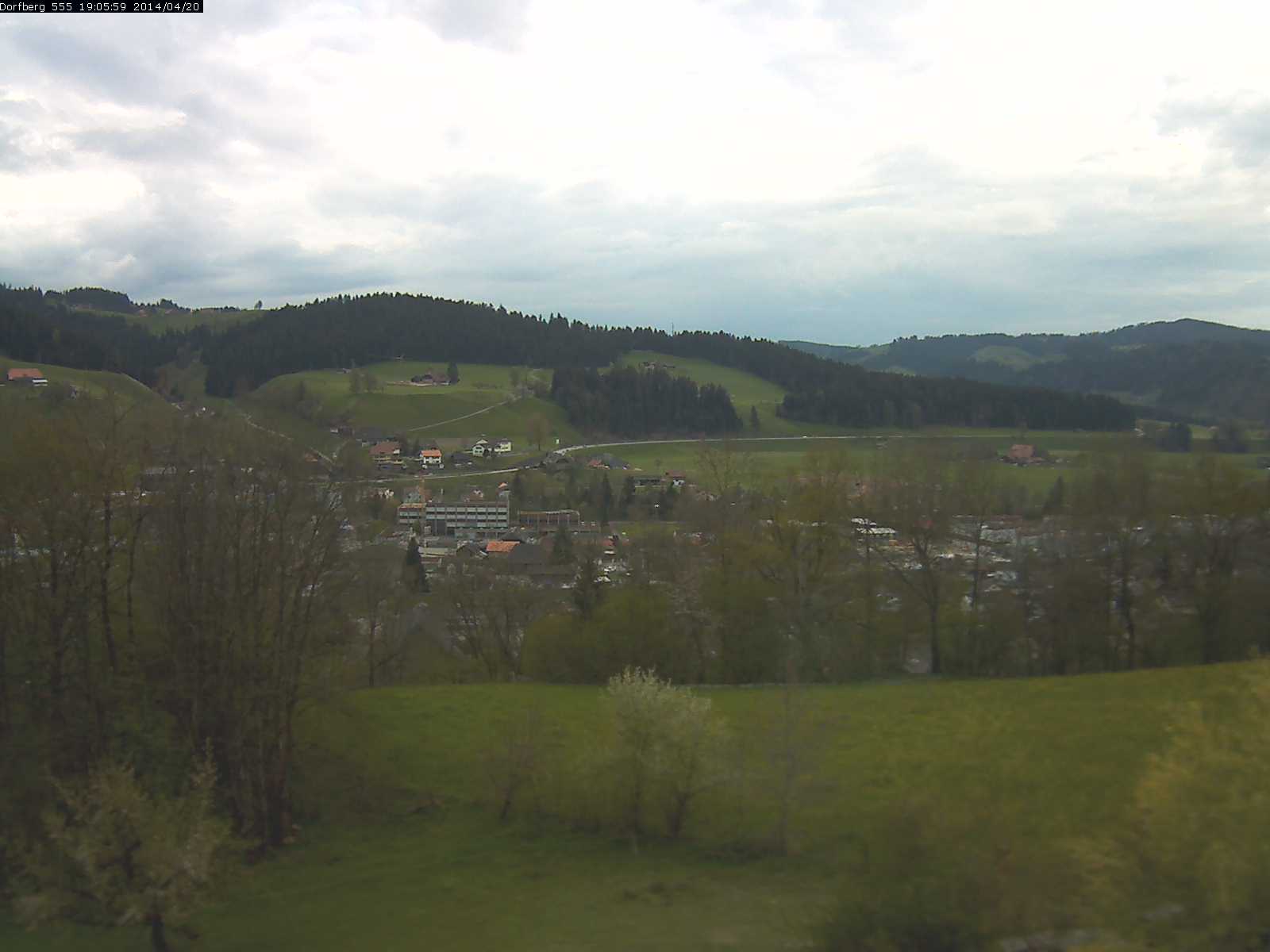 Webcam-Bild: Aussicht vom Dorfberg in Langnau 20140420-190600