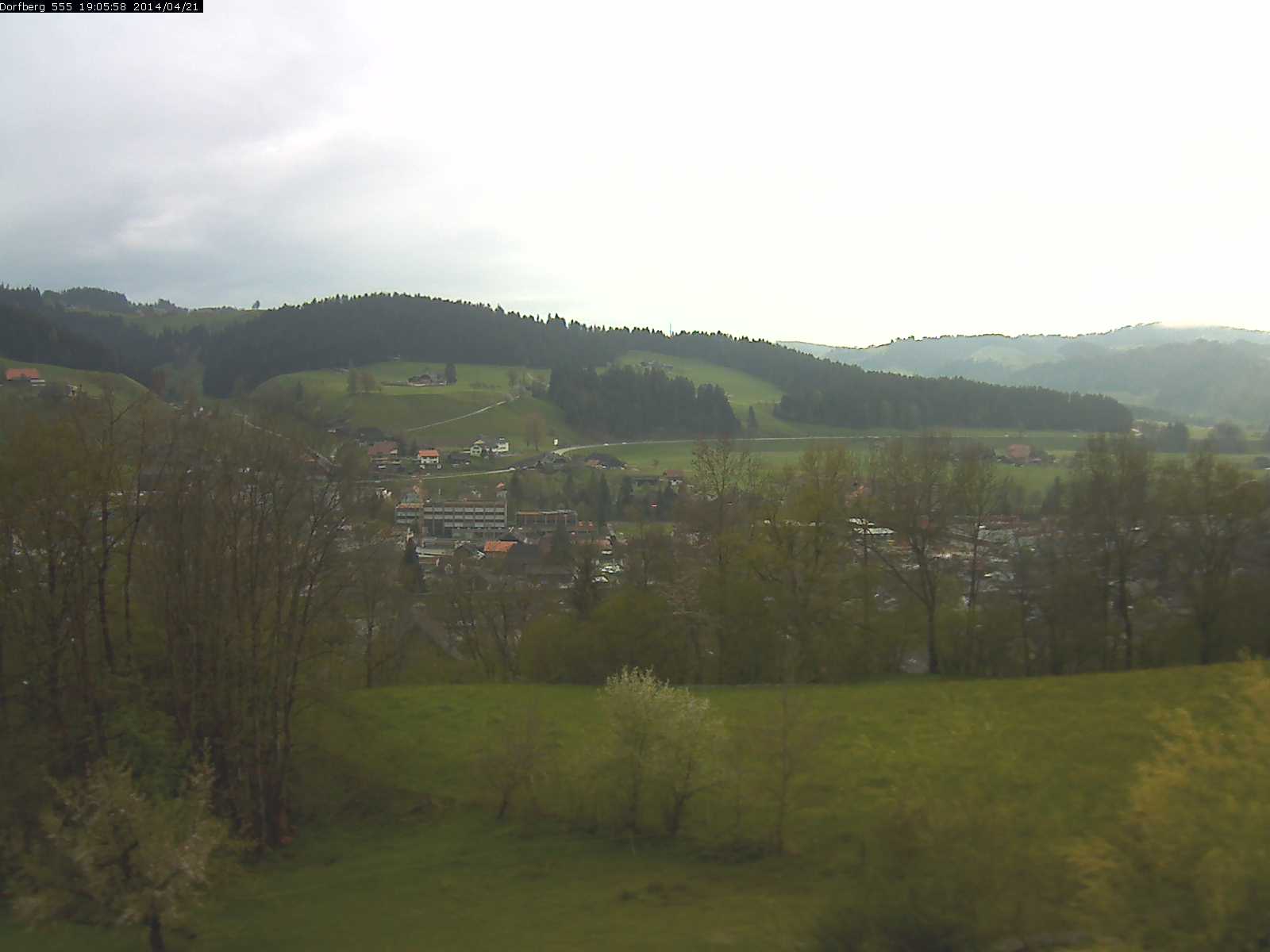 Webcam-Bild: Aussicht vom Dorfberg in Langnau 20140421-190600