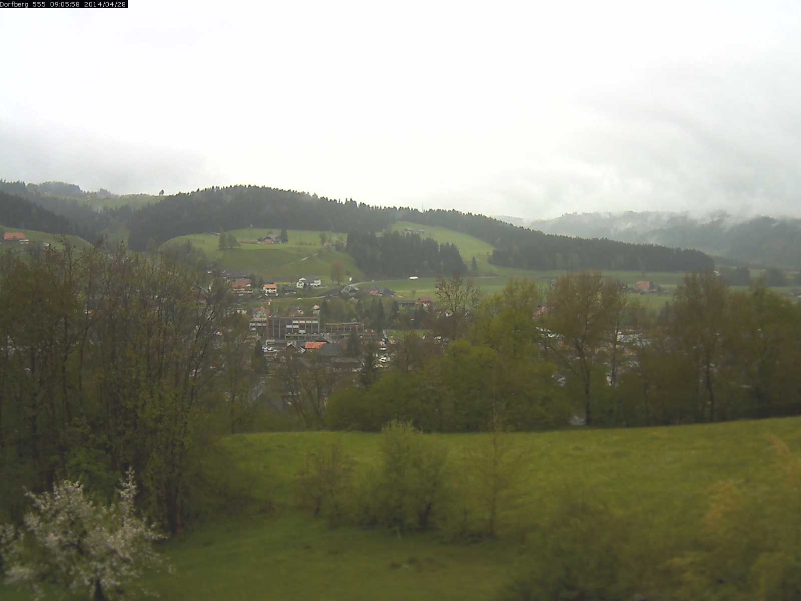 Webcam-Bild: Aussicht vom Dorfberg in Langnau 20140428-090600