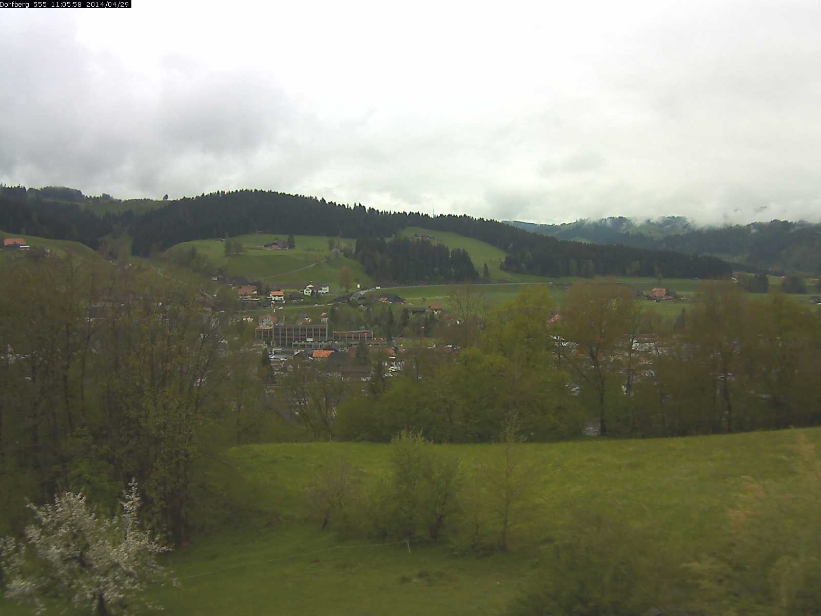Webcam-Bild: Aussicht vom Dorfberg in Langnau 20140429-110600