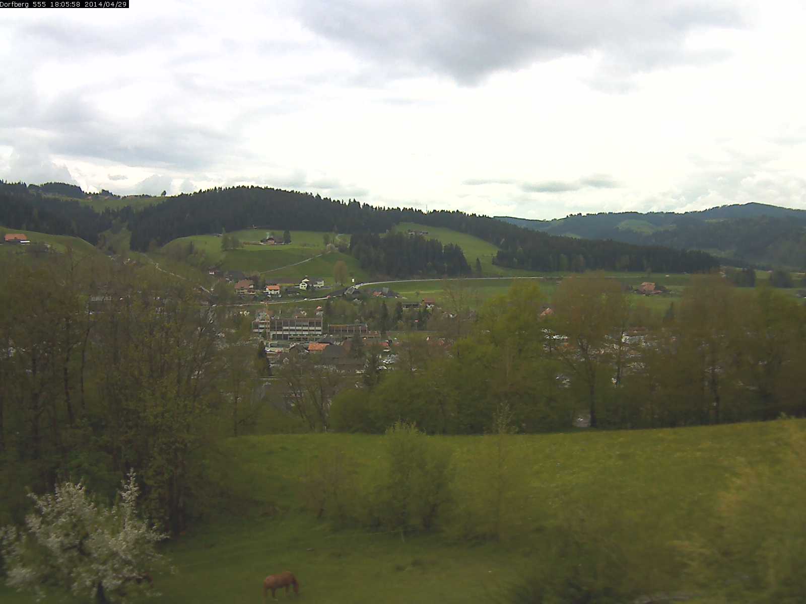 Webcam-Bild: Aussicht vom Dorfberg in Langnau 20140429-180600
