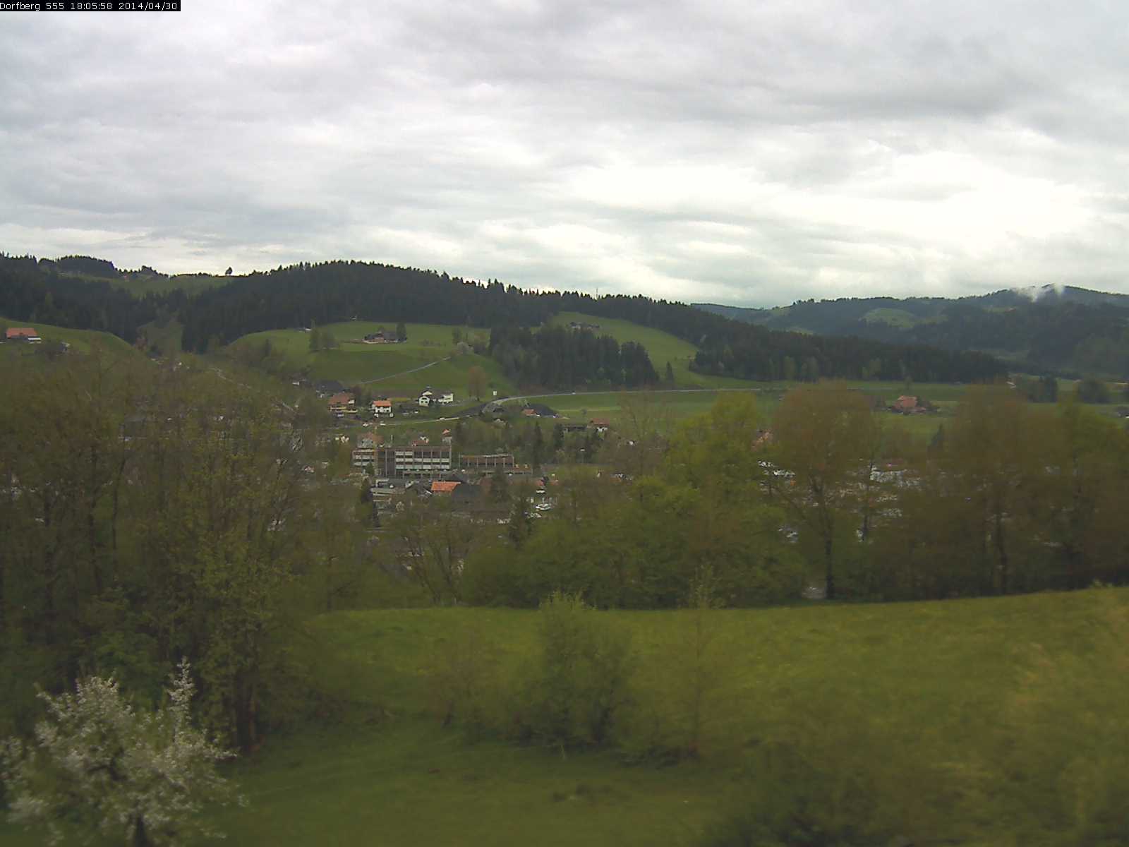 Webcam-Bild: Aussicht vom Dorfberg in Langnau 20140430-180600
