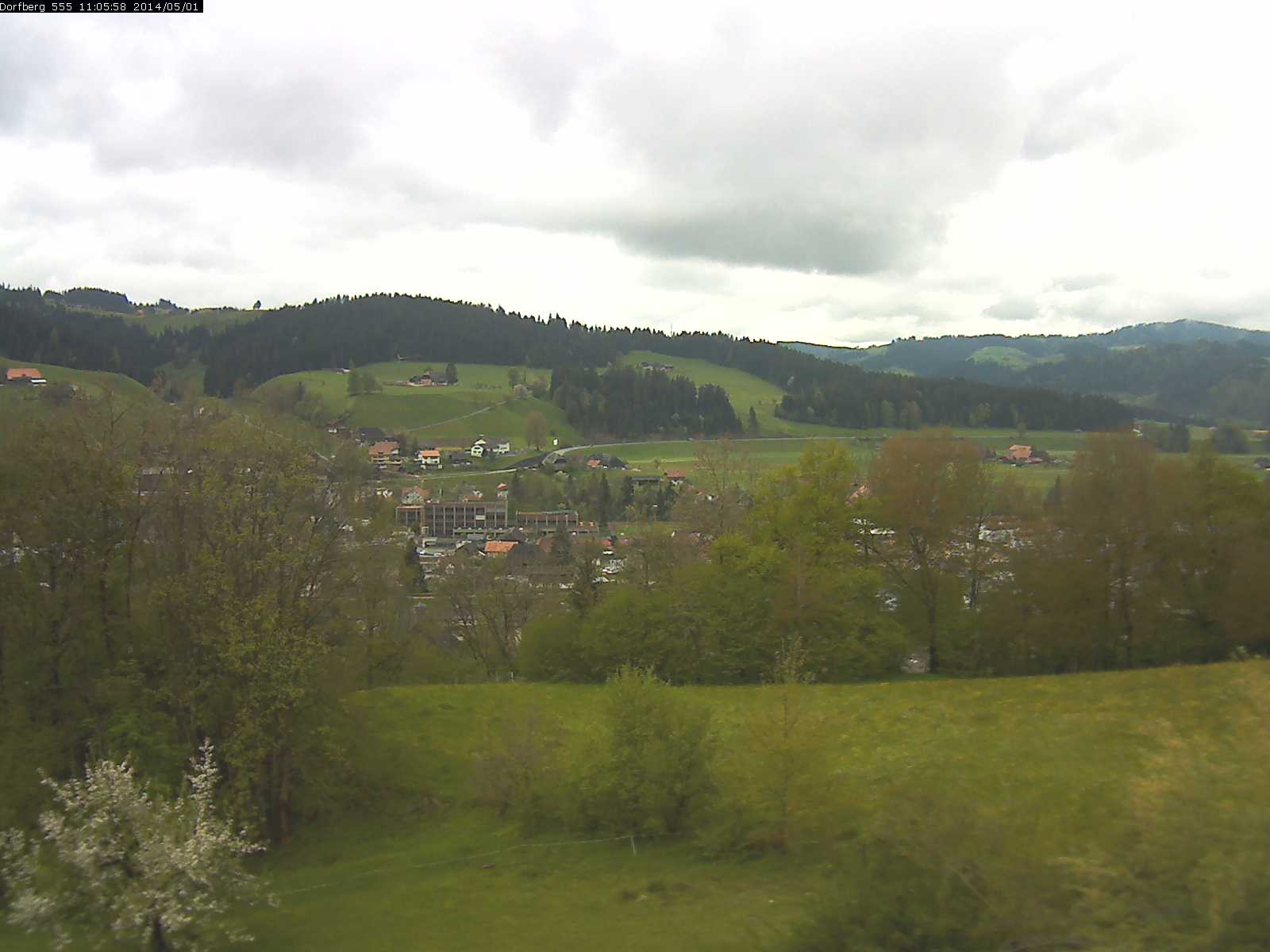 Webcam-Bild: Aussicht vom Dorfberg in Langnau 20140501-110600
